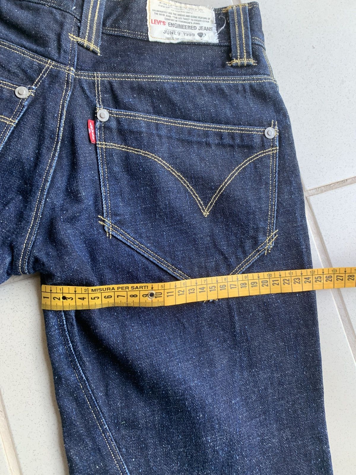 Levi's Vintage Clothing Vintage Levi’s Engineered Jeans 00062/703 June 9 1999 26x32 Size US 26 / EU 42 - 9 Thumbnail