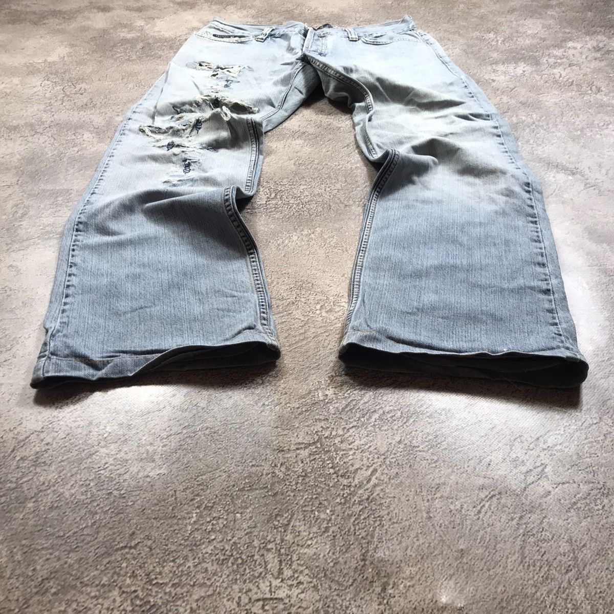 Vintage Vintage 90s Trussardi Distressed Baggy Jeans Grunge Logo 34 Size US 34 / EU 50 - 1 Thumbnail