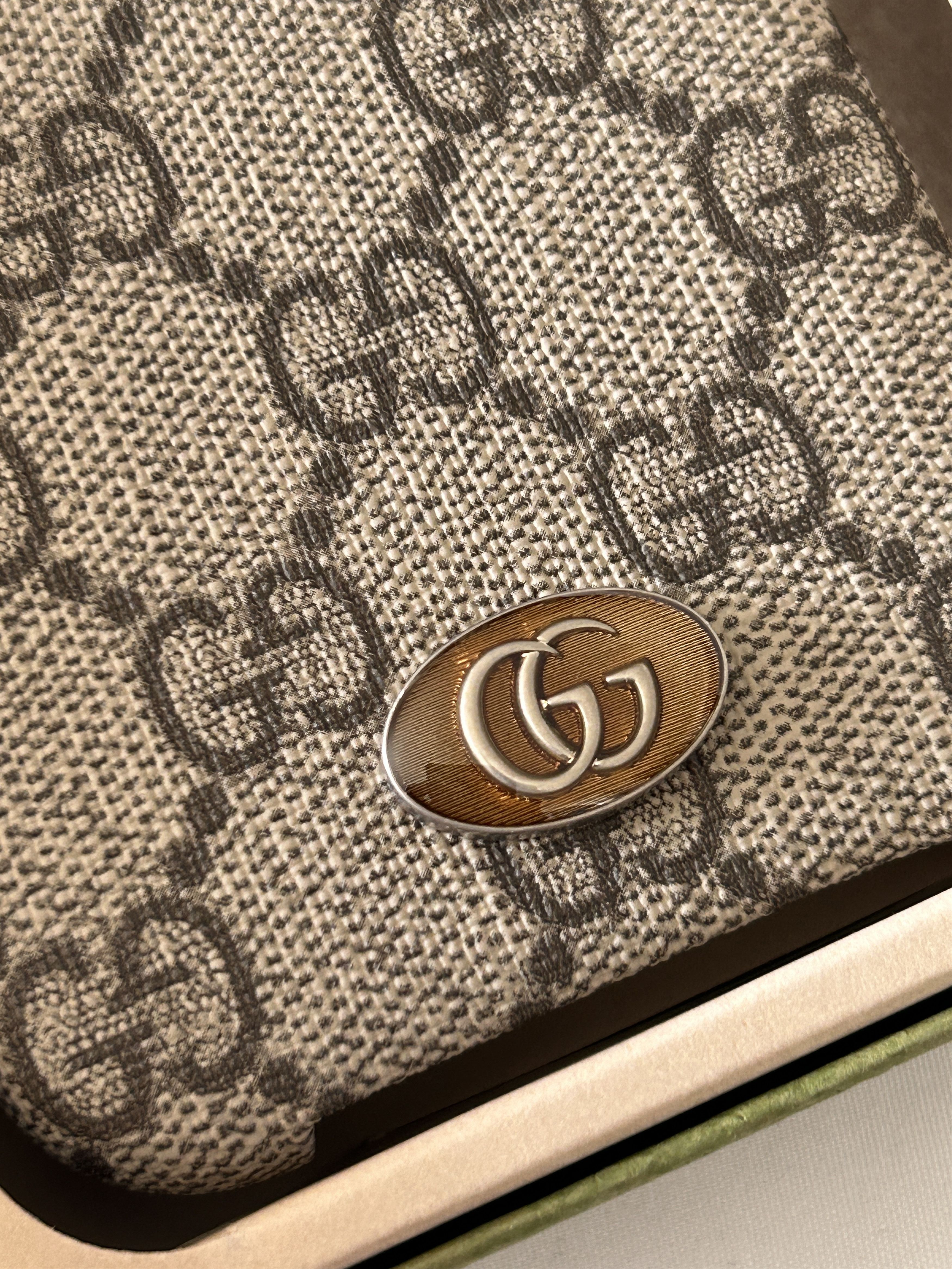 Gucci NWT Gucci GG Supreme PVC iPhone 14 Case Beige 753609 Size ONE SIZE - 8 Thumbnail