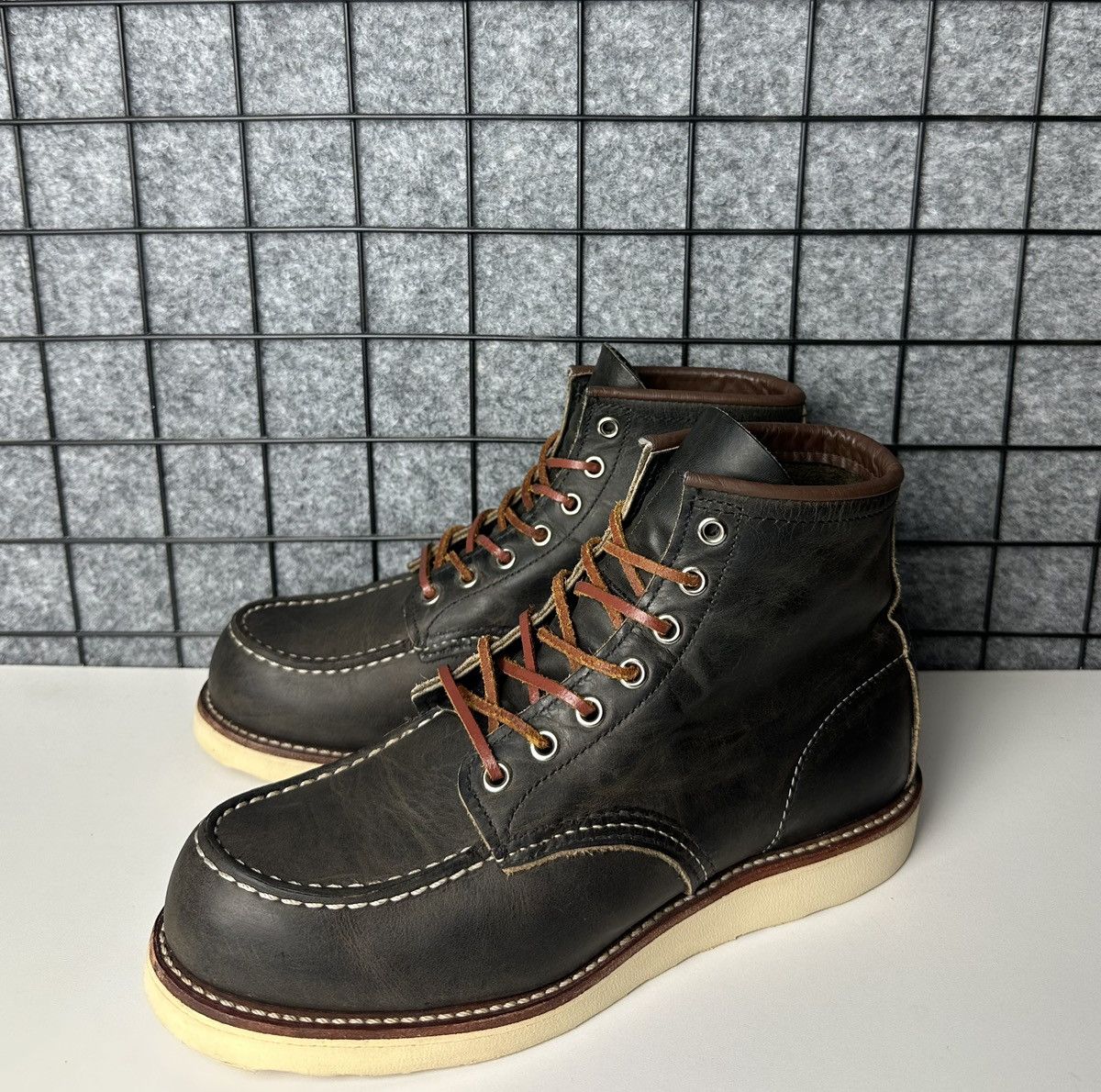 Genuine Leather × Red Wing Red Wing Moc Toe 8890 Vintage Leather