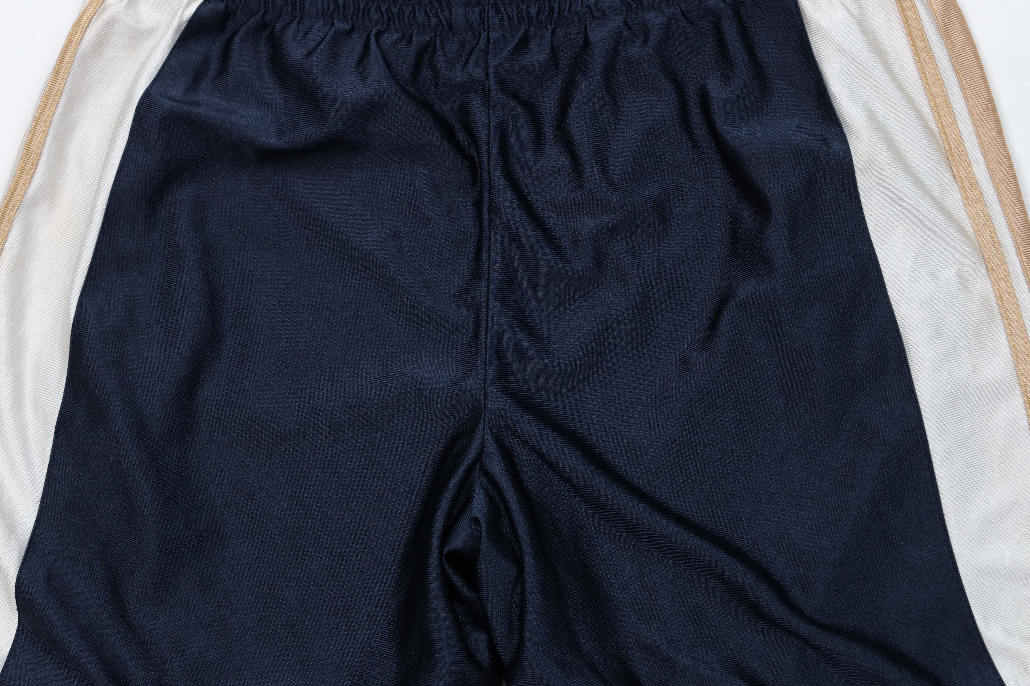 Vintage Vintage 90s Streetwear Reversible Above Knee Gym Shorts Size US 34 / EU 50 - 18 Thumbnail