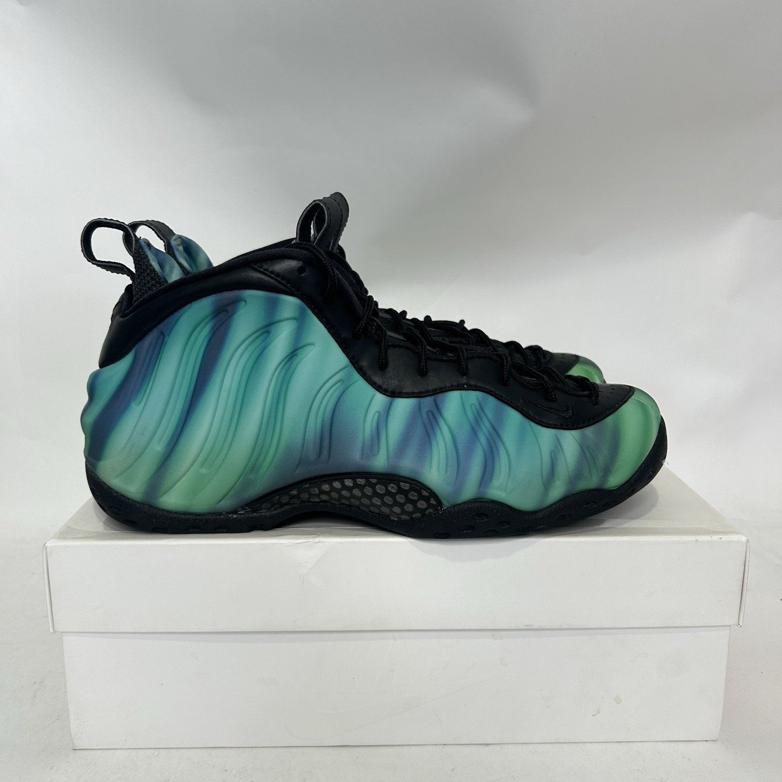 Nike Nike Air Foamposite One “Northern Lights/Black Green” Size US 9.5 / EU 42-43 - 12 Thumbnail