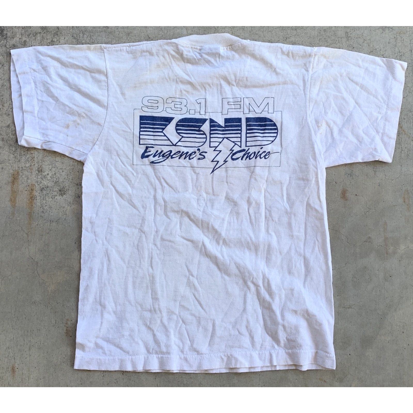 Vintage VINTAGE FRESH BAKED BUNS Subway 93.1 FM KSND Eugene’s Choice T Shirt M White Mens Graphic Tee 1990s Screen Stars Best Shirt Size US M / EU 48-50 / 2 - 7 Thumbnail