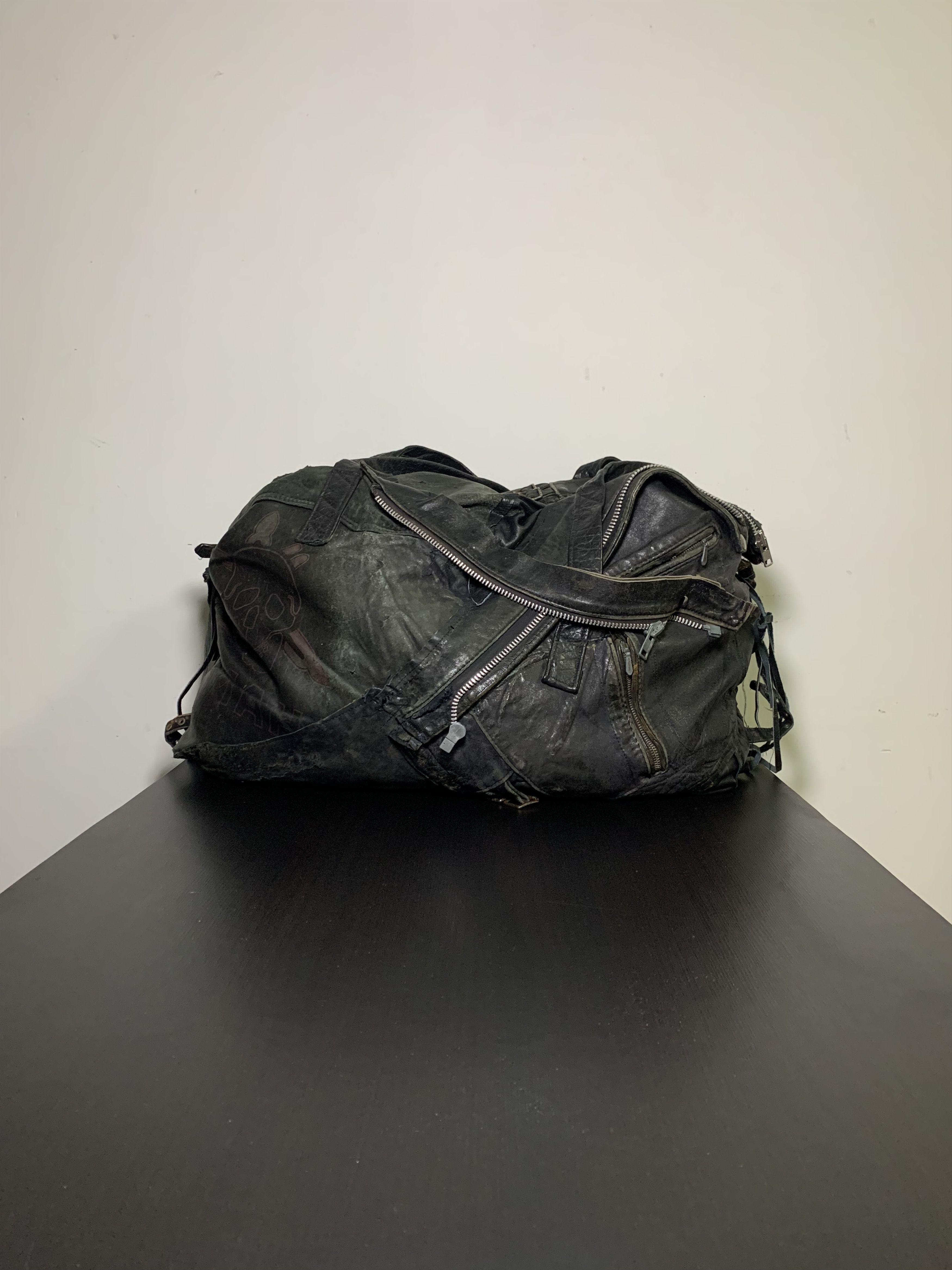 Vinti Andrews Vinti Andrews Reconstructed Leather Jacket Travel Bag Size ONE SIZE - 7 Thumbnail
