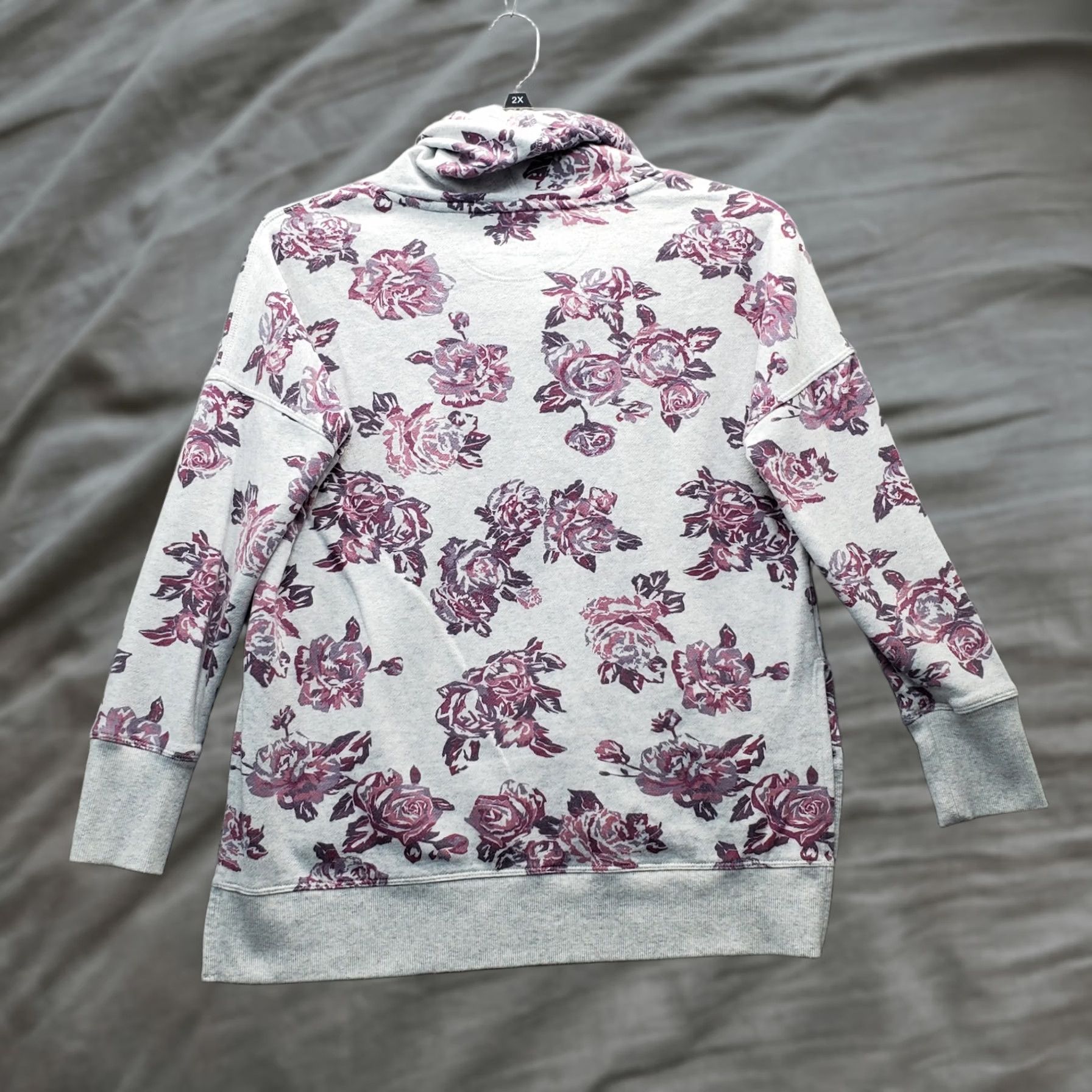 Calvin Klein Calvin Klein Sweatshirt Womens Size S Multicolor Flower Print Spell Out High Low Slit Shirt Size S / US 4 / IT 40 - 1 Thumbnail