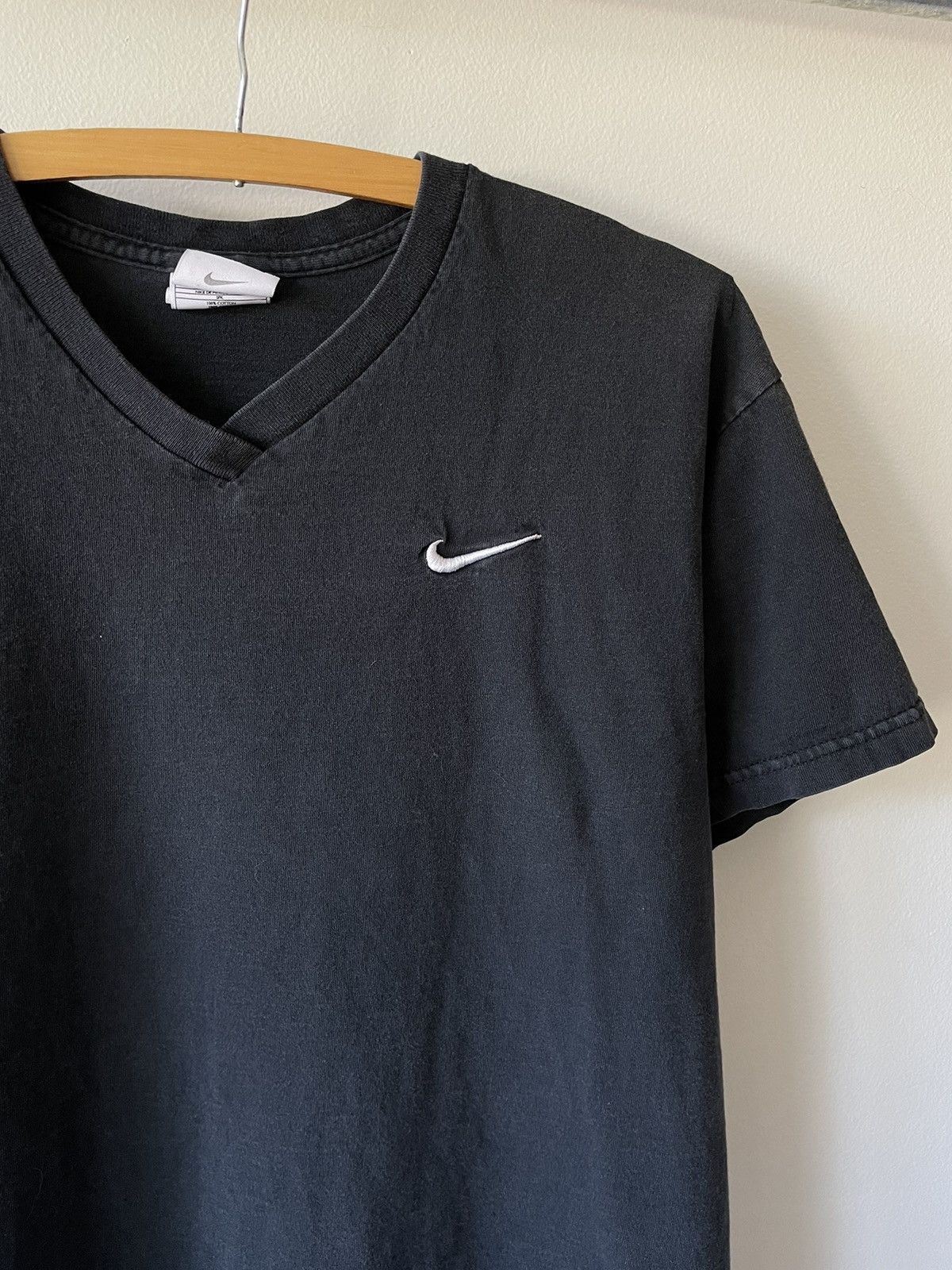 Vintage Vintage 90s Nike V-Neck Boxy tee Size US L / EU 52-54 / 3 - 2 Thumbnail