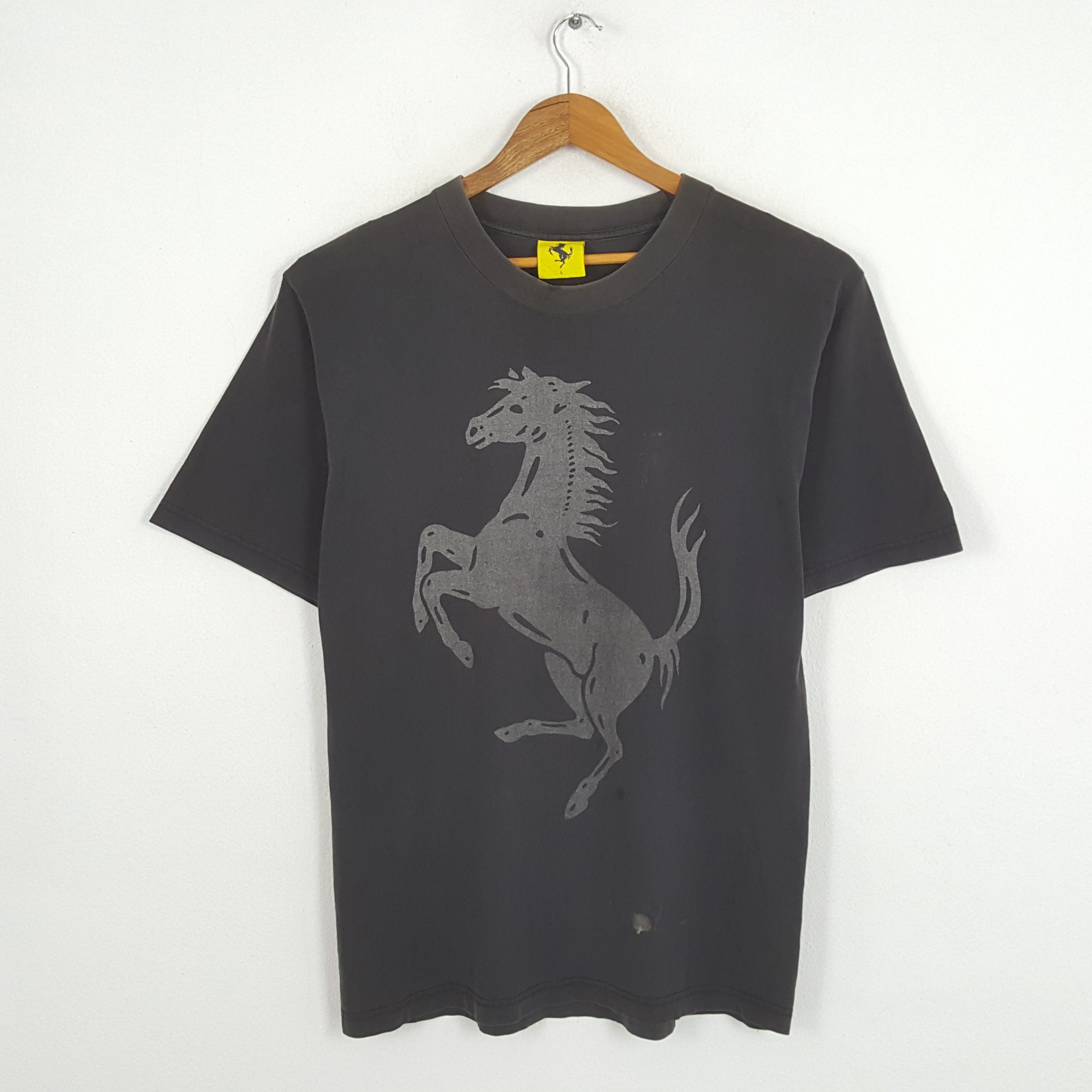 Vintage FERRARI Formula One Racing Big Logo T-Shirts