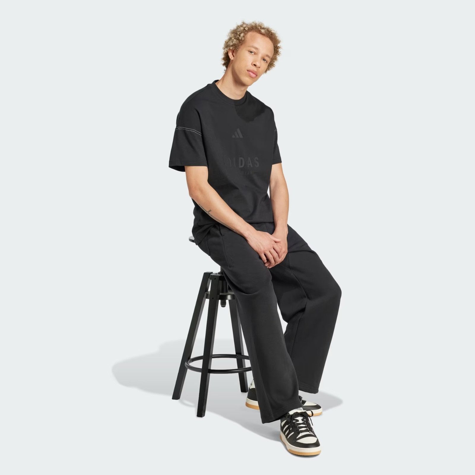 Adidas o1mle0526 Graphic Short Sleeve T-Shirt in Black Size US XL / EU 56 / 4 - 4 Thumbnail