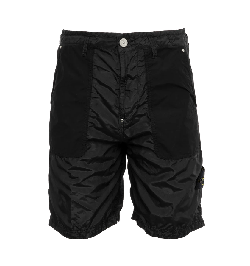 o1h1sh10624 Shorts in Black