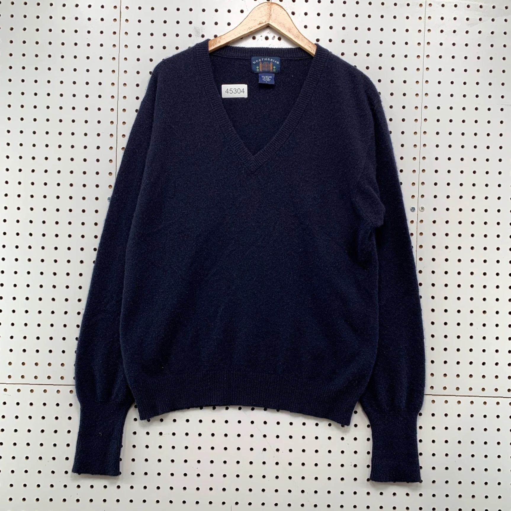 Vintage VINTAGE Northbriar Sweater Mens Large 100% Cashmere Navy Blue V-Neck Pullover Knit Winter Casual Mens Size US L / EU 52-54 / 3 - 2 Thumbnail
