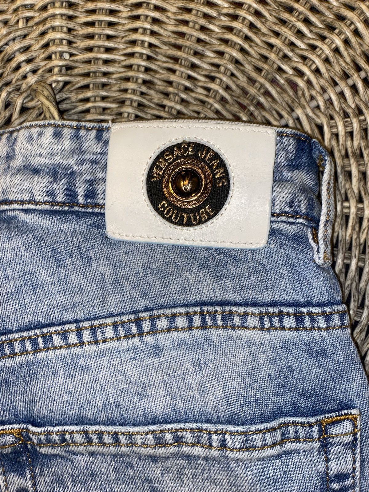 Versace Jeans Couture Versace jeans size 32 worn 2x Size US 32 / EU 48 - 2 Thumbnail