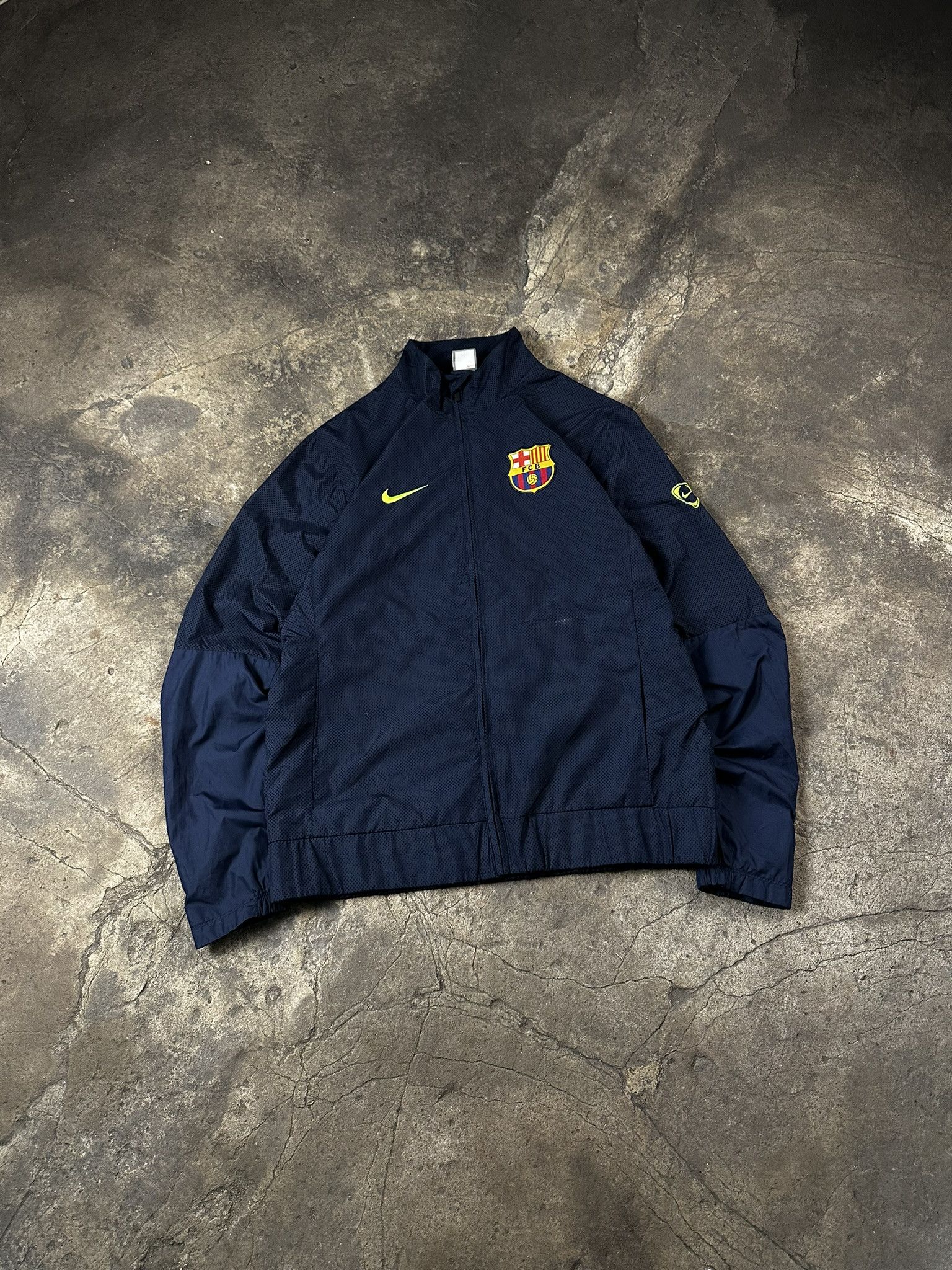 Nike 00s Vintage Nike FC Barcelona Nylon Zip Tracksuit Y2k Size US L / EU 52-54 / 3 - 1 Thumbnail