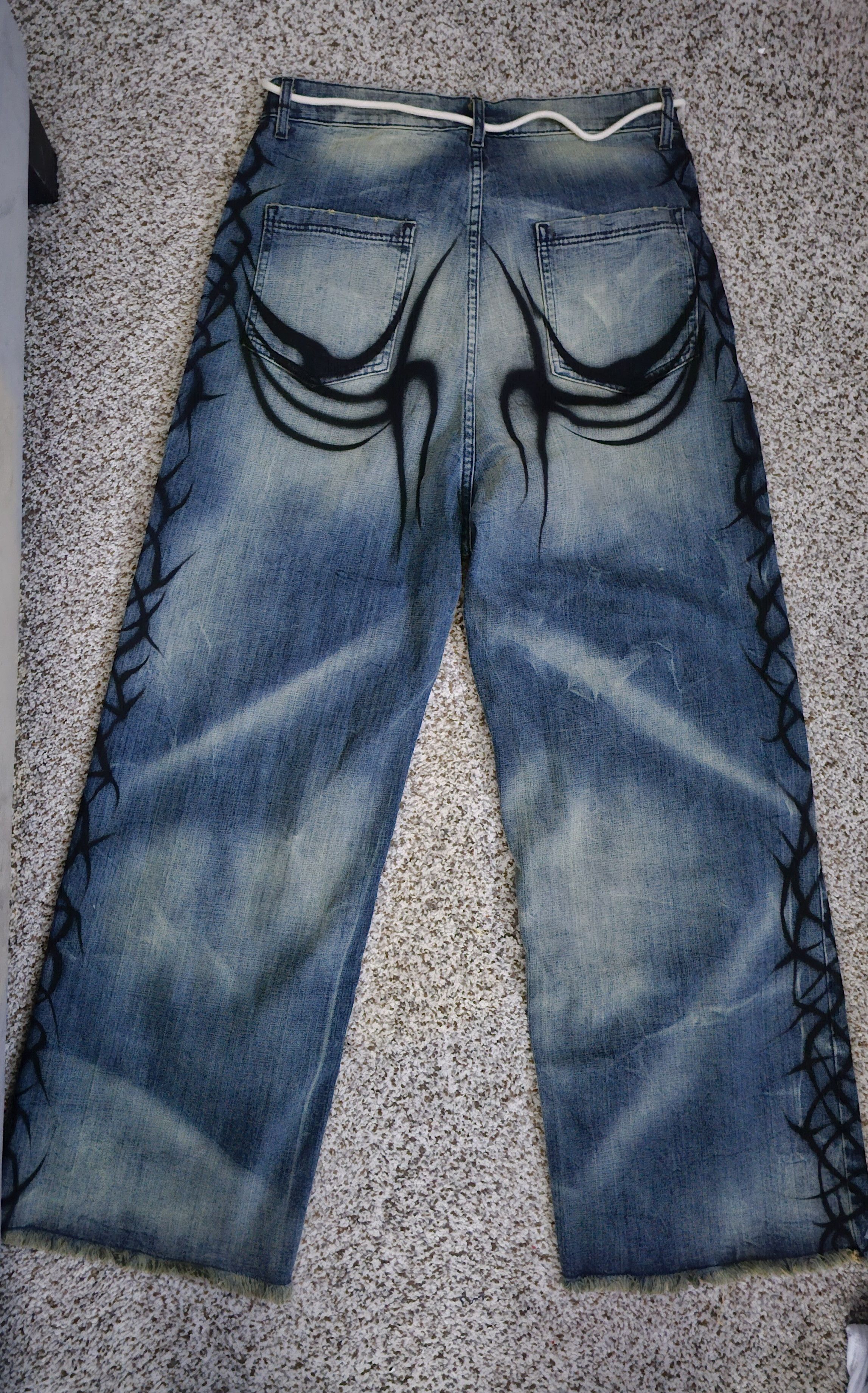 HELLSTAR Hellstar Raw Edge Air Brushed Jeans Size US 34 / EU 50 - 14 Thumbnail