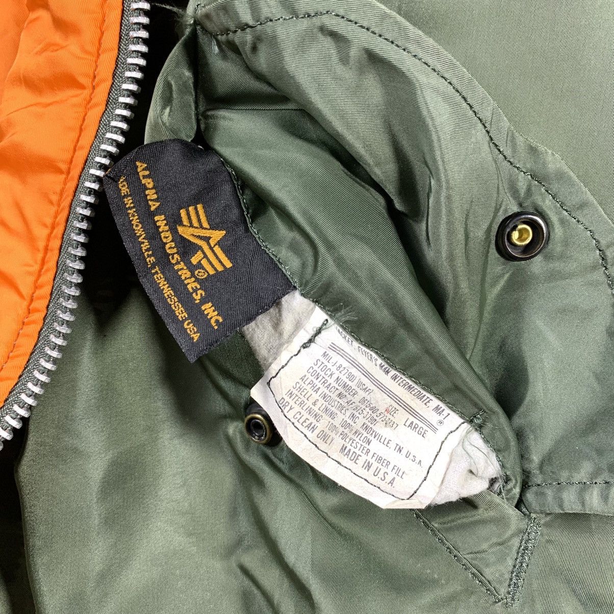 Vintage (SOLD OUT)Vintage 90’s J51 Alpha Industries Bomber MA-1 Size US L / EU 52-54 / 3 - 4 Thumbnail