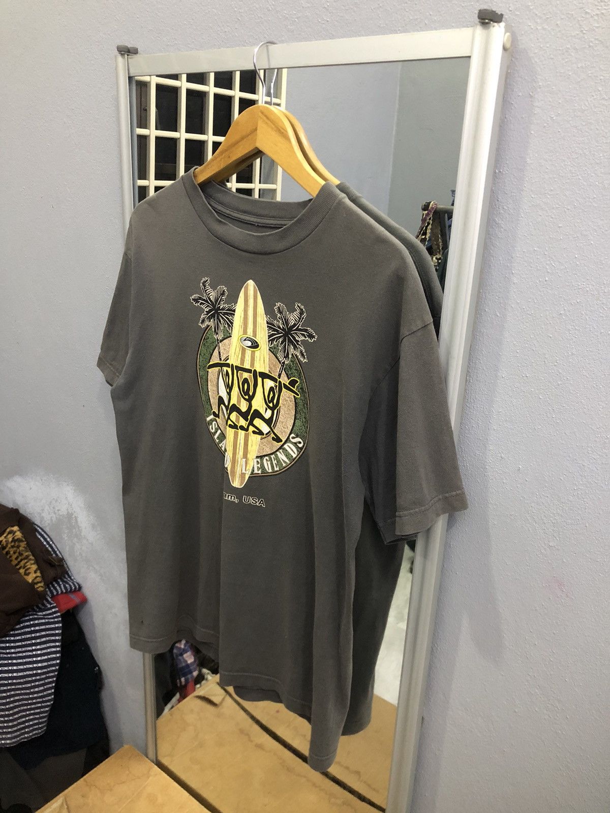 Vintage Vintage “Island Legends” Hawaii Surf Tee Size US S / EU 44-46 / 1 - 2 Thumbnail