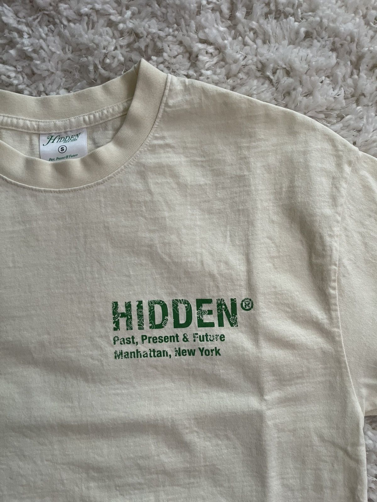HIDDEN Hidden graphic t shirt Size US S / EU 44-46 / 1 - 2 Thumbnail