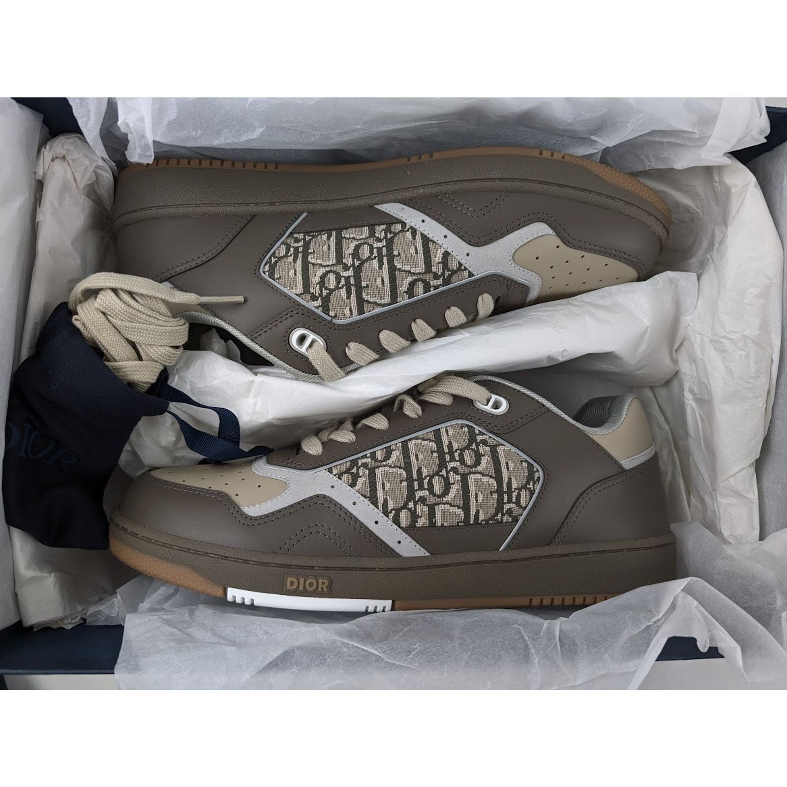 Dior o1rshd1 M-B27 LT Calfskin Sneaker in Green/Beige Size US 9 / EU 42 - 14 Thumbnail