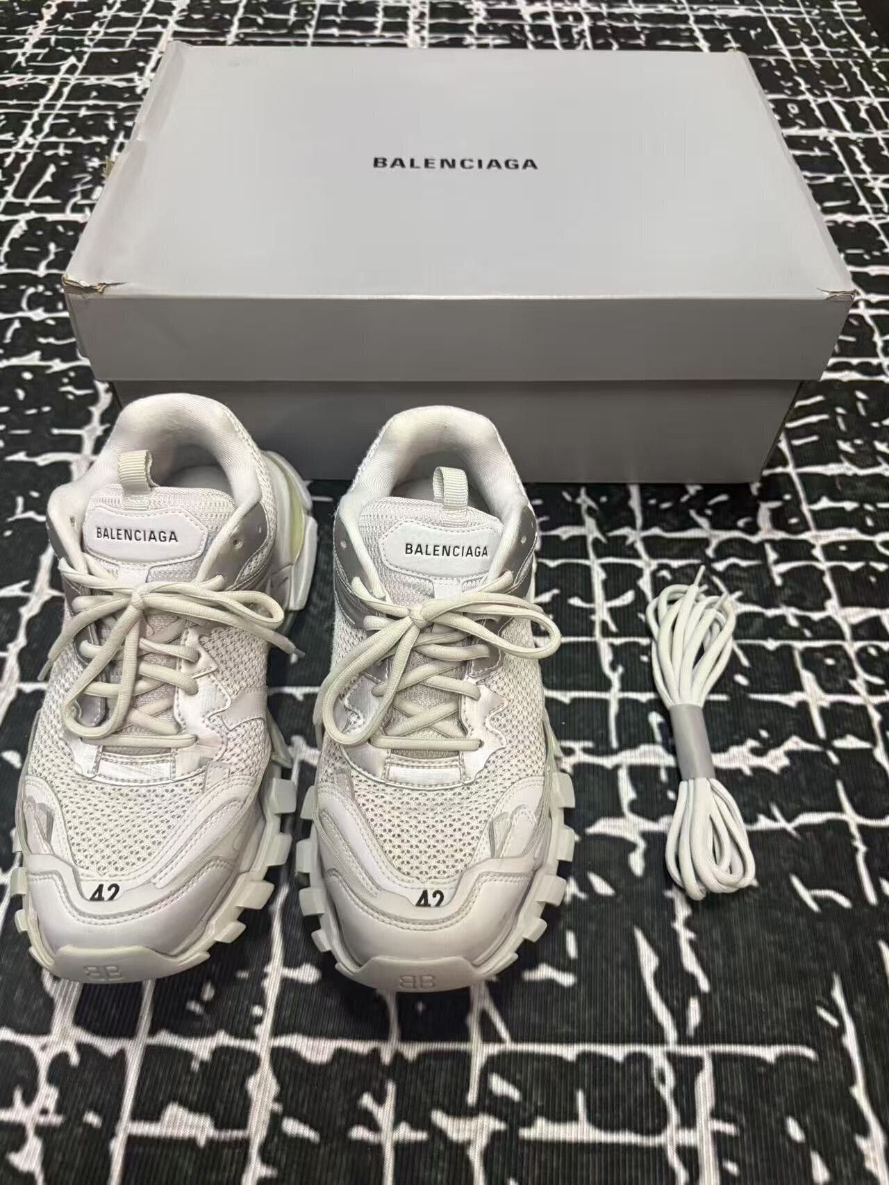Balenciaga Balenciaga Track 3.0 Sneakers White Size US 9 / EU 42 - 1 Thumbnail