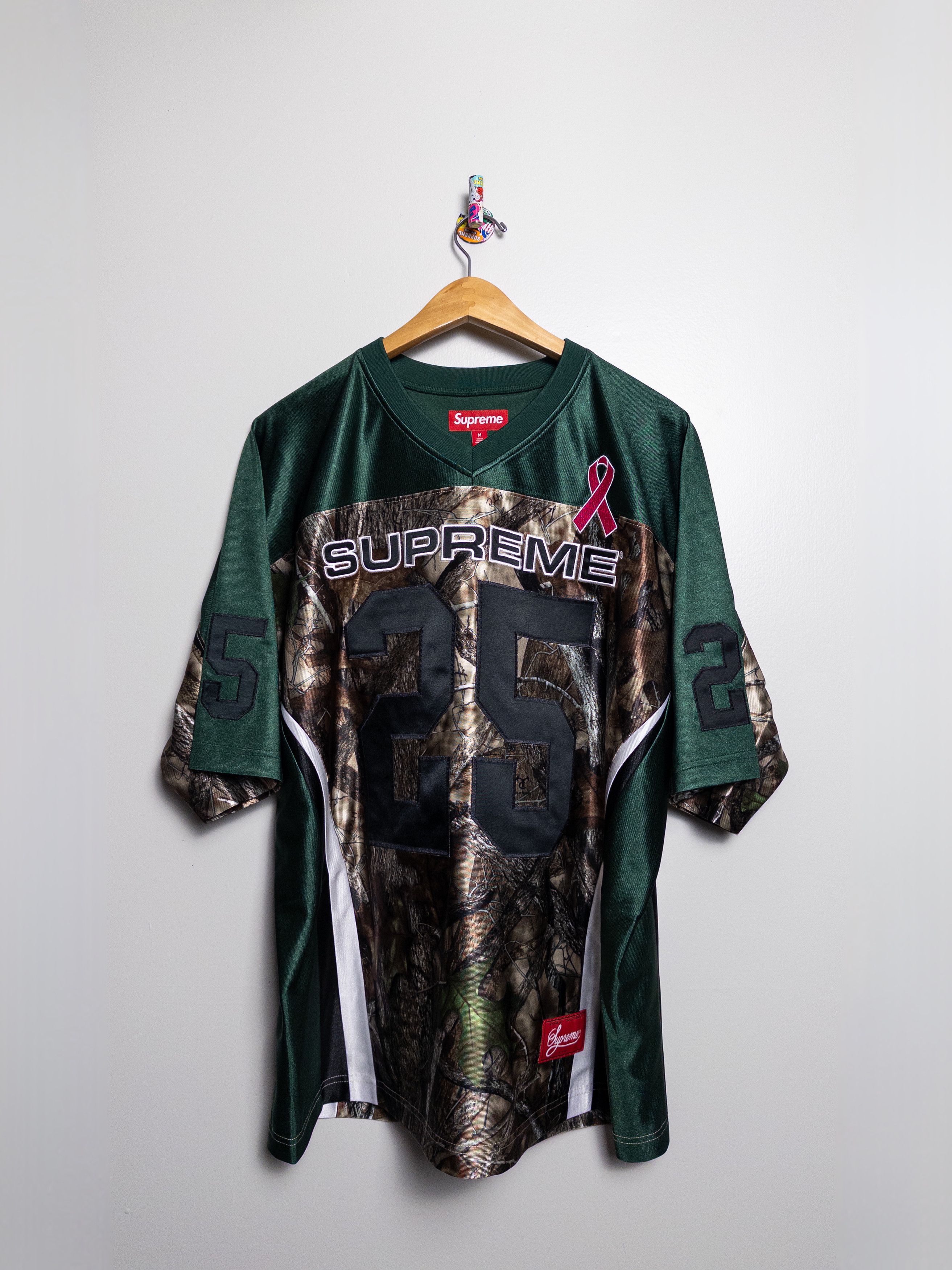 Supreme BREAST CANCER AWARENESS FOOTBALL JERSEY Size US M / EU 48-50 / 2 - 1 Thumbnail
