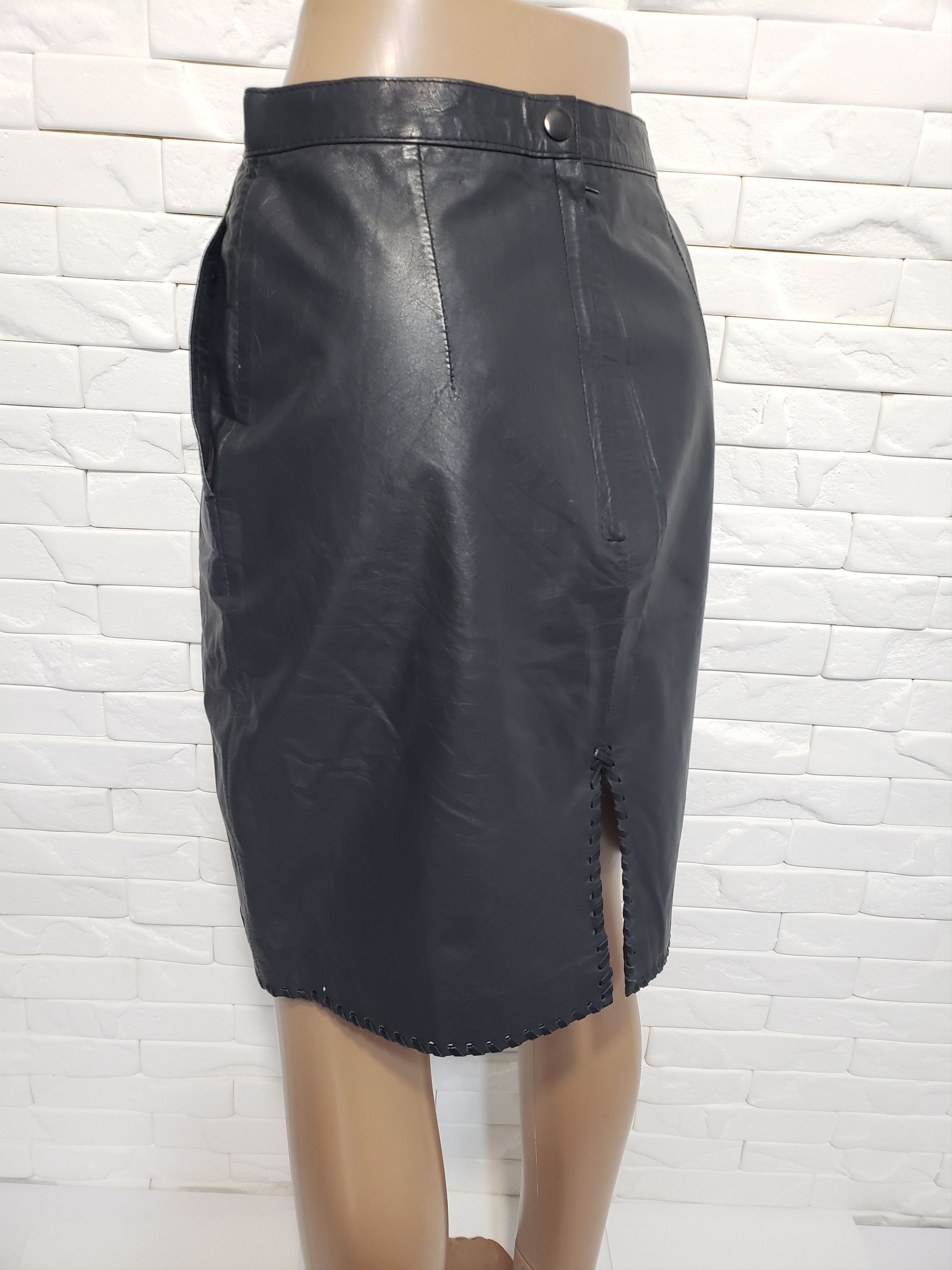 Genuine Leather Black leather skirt. Size 26" / US 2 / IT 38 - 5 Thumbnail