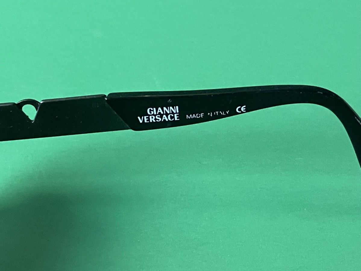 Versace Vintage 90s Gianni Versace MOD S20 COL 89M Black Sunglasses Size ONE SIZE - 7 Thumbnail
