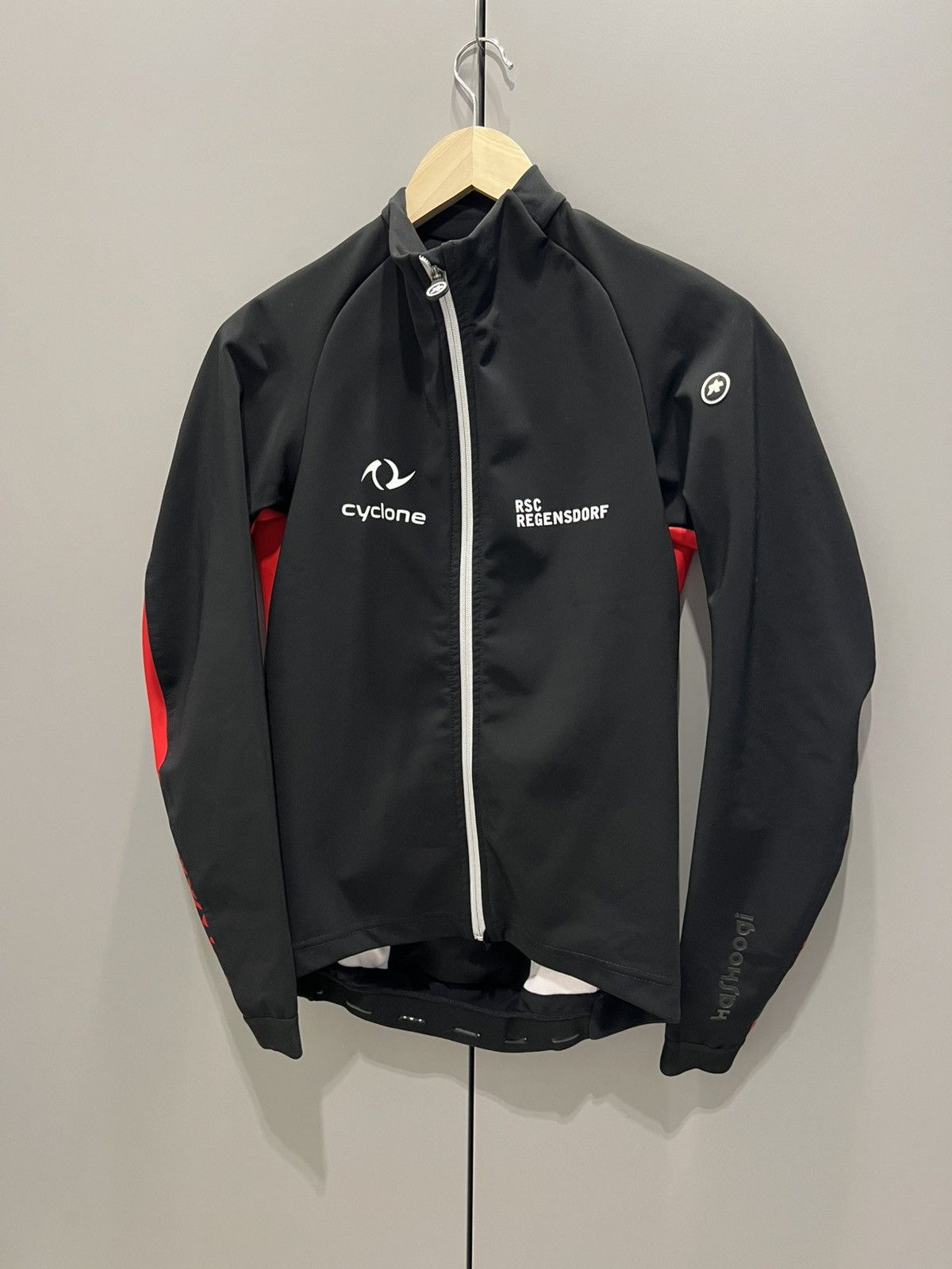 Asos ASSOS Bike Jacket Thermal Softshell Winter Windproof Size L Size US L / EU 52-54 / 3 - 4 Thumbnail