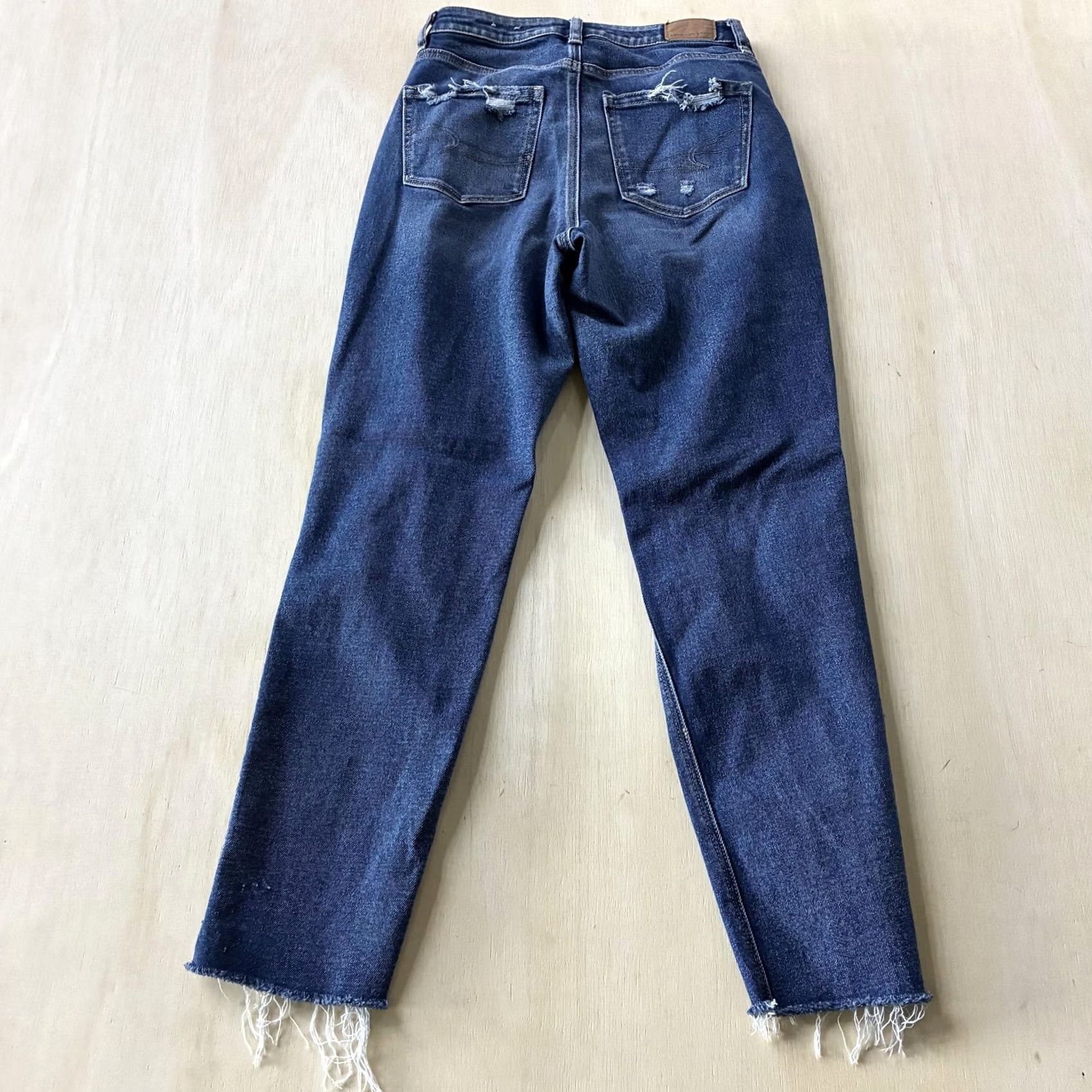 American Eagle Outfitters VINTAGE? NO — American Eagle Outfitters Jeans Women 4 Straight Distressed Medium Wash Stretch Crop 5-Pocket Denim Size 27" / US 4 / IT 40 - 4 Thumbnail
