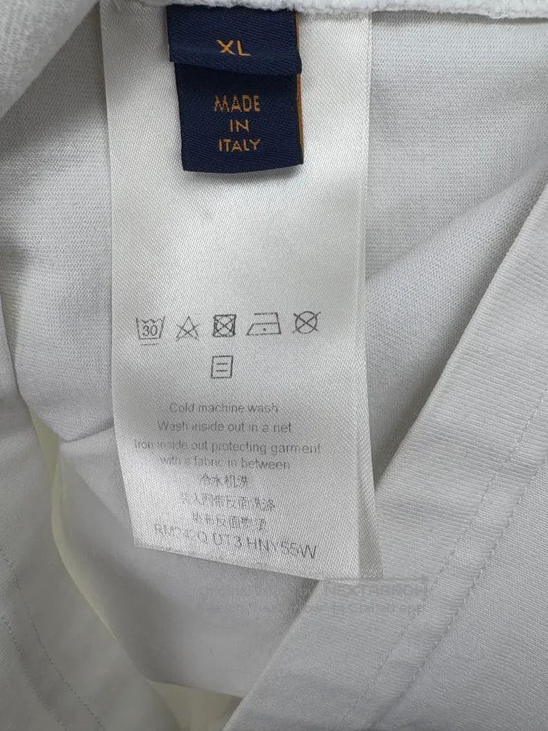 Louis Vuitton Louis Vuitton White embossed short sleeves Size US XL / EU 56 / 4 - 6 Thumbnail