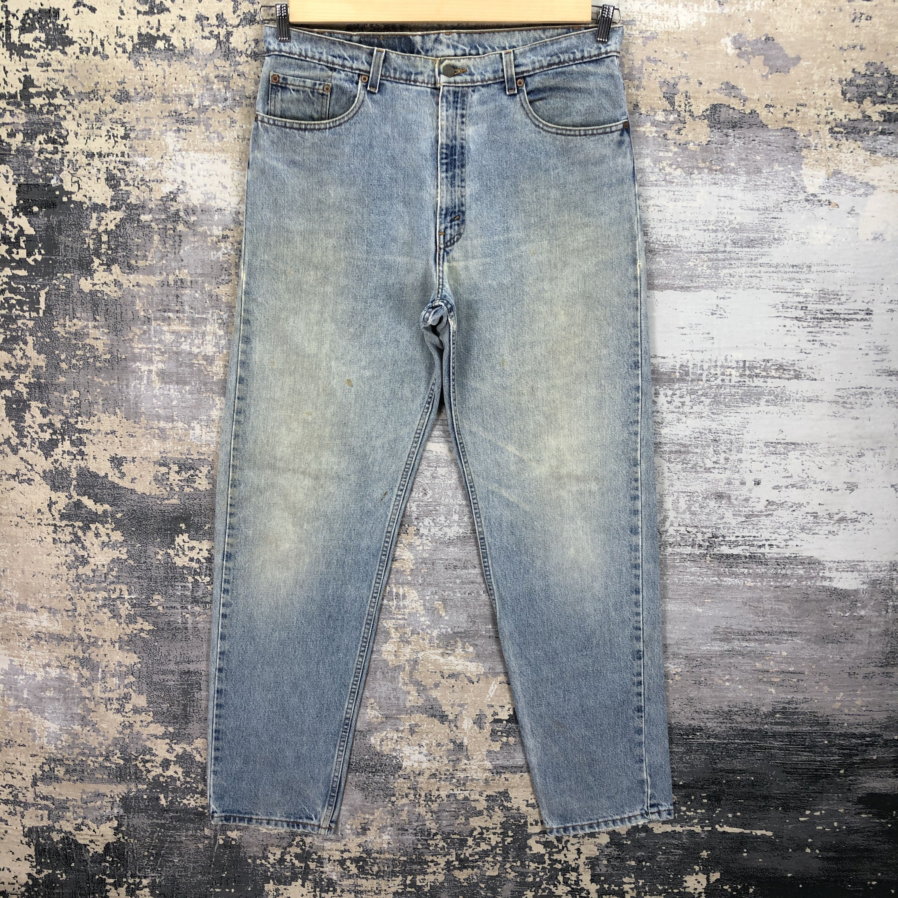 Levi's Vintage Levis Light Wash Jeans Levi's Ripped Faded Denim Size US 36 / EU 52 - 1 Thumbnail