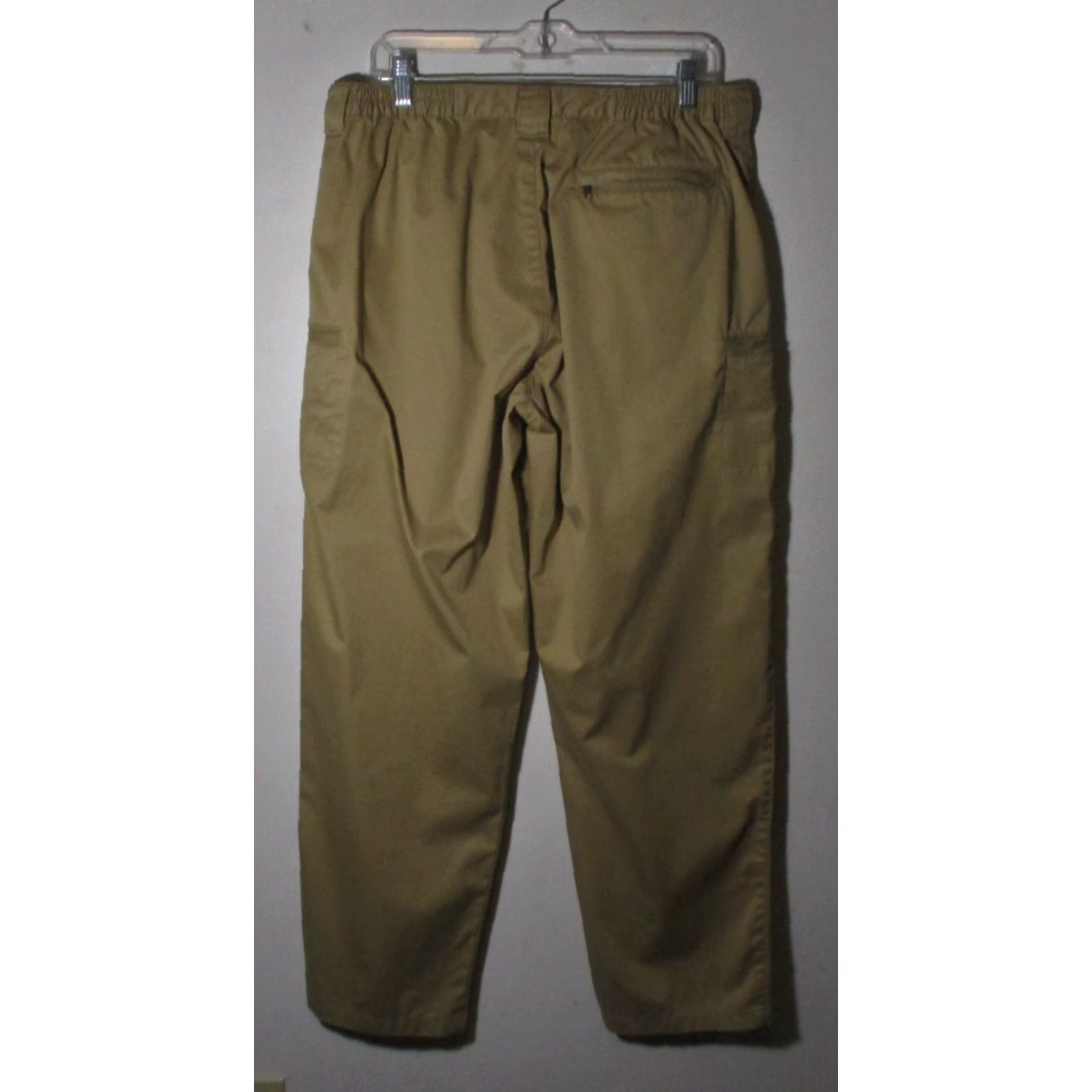 Vintage L.L. Bean Cargo Pants Tan 36W 32L Men’s Cotton Pleated Zipper Button Pockets Regular Fit Casual Pants Size US 36 / EU 52 - 3 Thumbnail