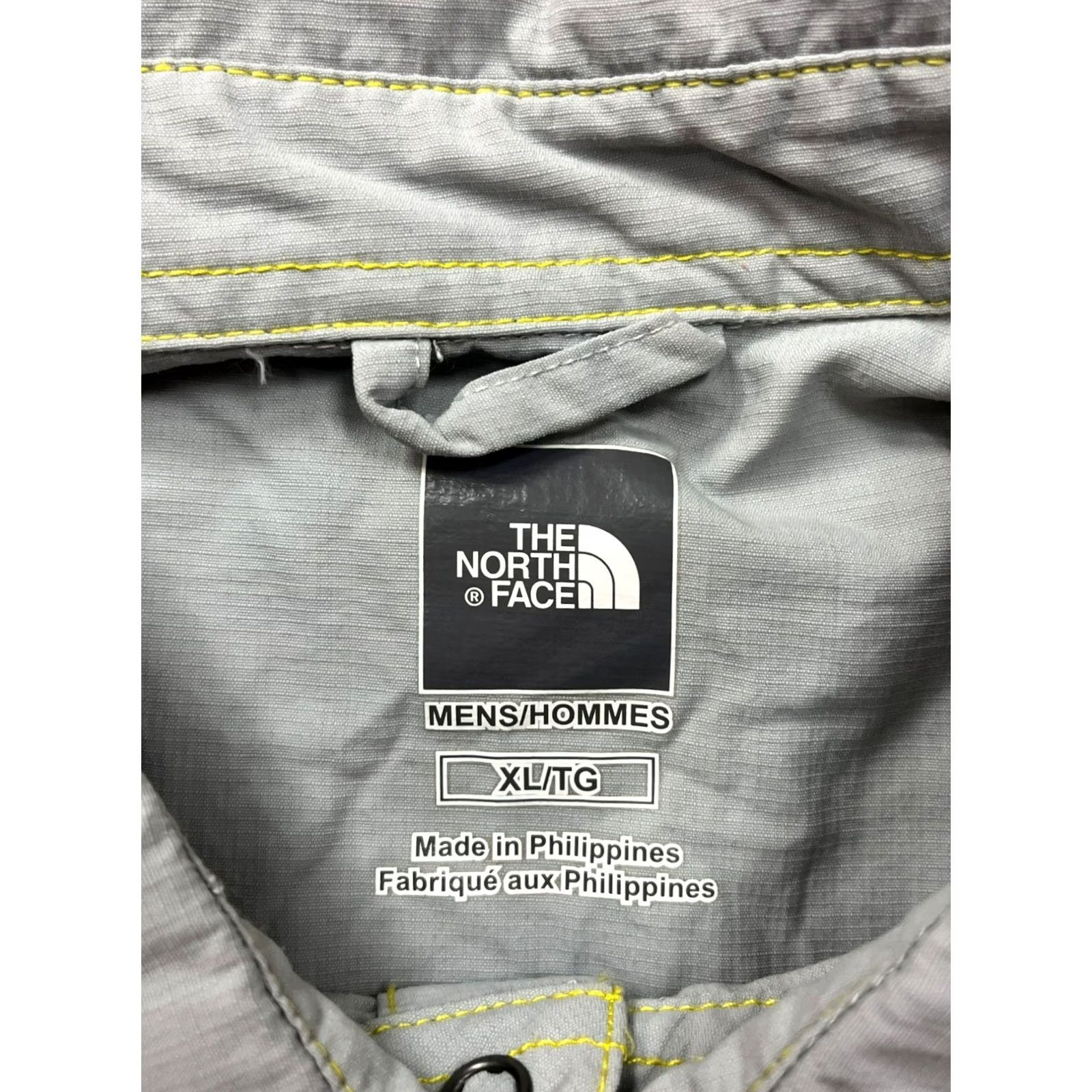 The North Face The North Face Shirt Mens XL Light Gray Short Sleeve Button-Up Nylon Polyester Gray 6612 Mens XL Size US XL / EU 56 / 4 - 3 Thumbnail