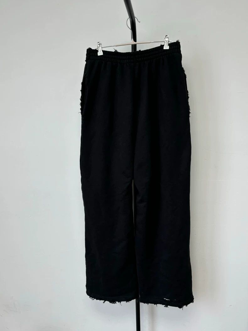 Balenciaga Balenciaga size S Erosion-destroying elasticated waist pock Size US 26 / EU 42 - 2 Thumbnail