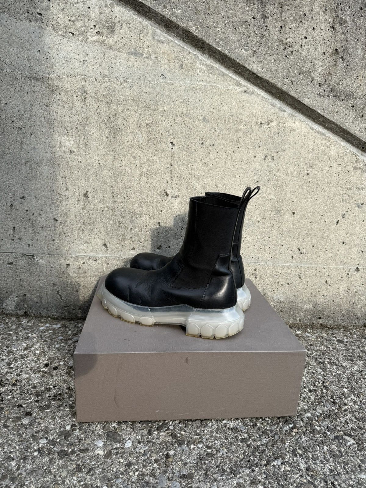 ブーツ RICH OWENS Beatle Mega Tractor ankle boot Rick Owens Porterville Beatle Mega Tractor Leather Chelsea