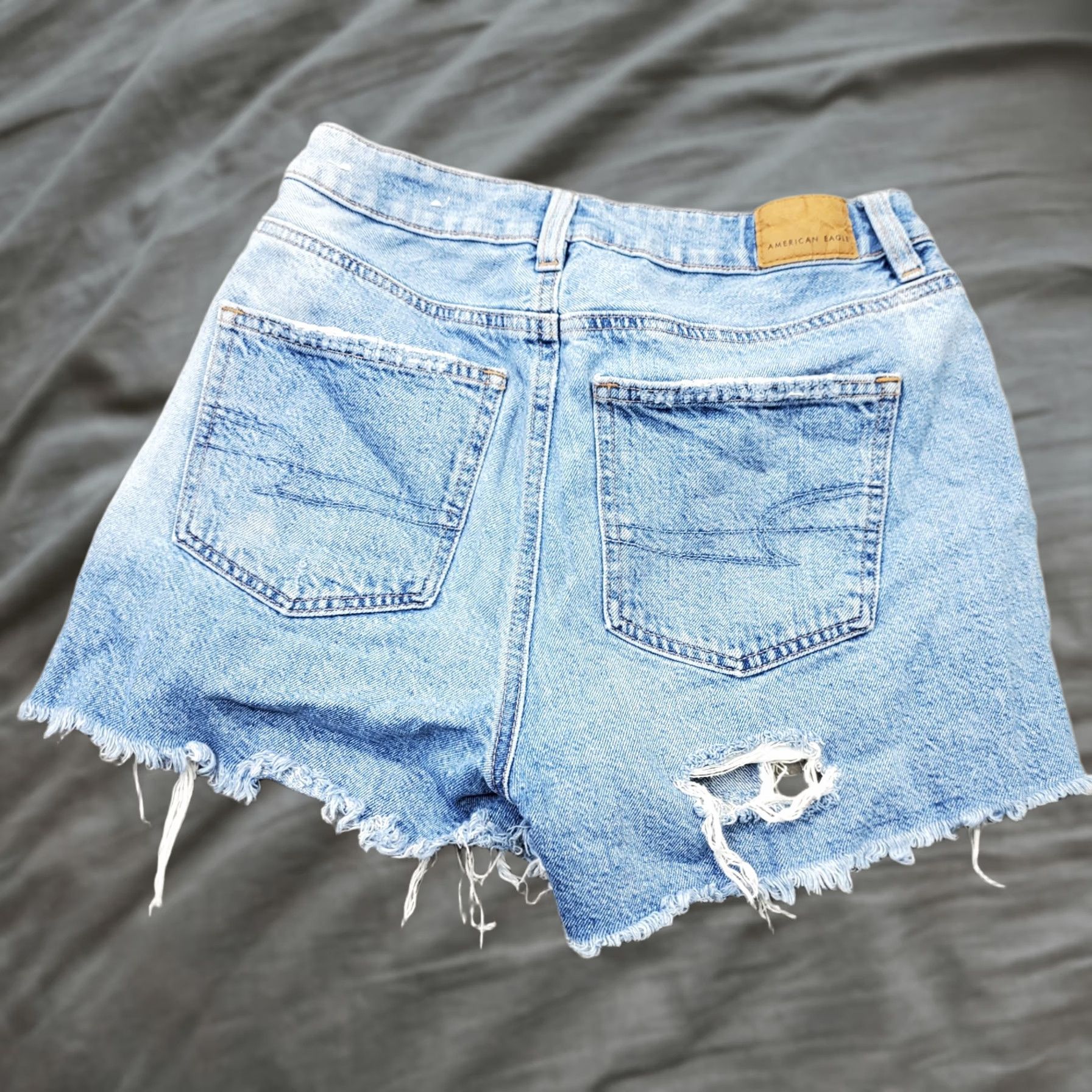 American Eagle Outfitters American Eagle Outfitters Womens 2 Blue Denim 5-Pocket Design Mom Shorts Adult Size 2 Blue Denim Shorts Size 26" / US 2 / IT 38 - 1 Thumbnail