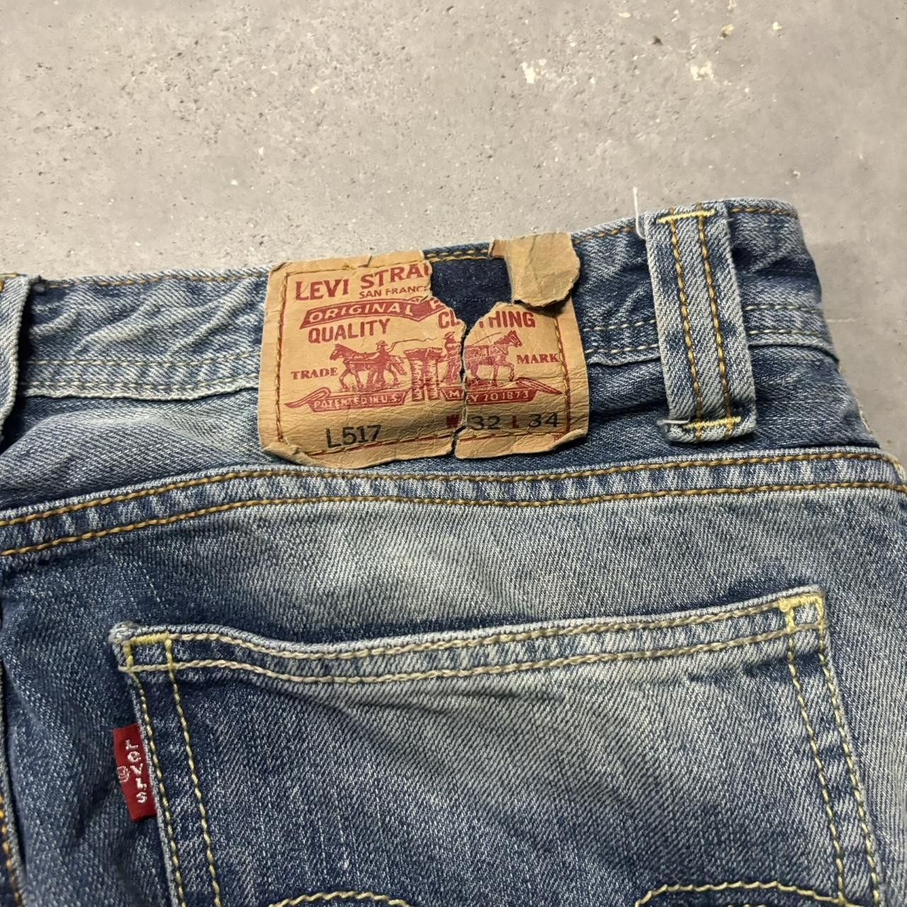 Levi's × Vintage Crazy Vintage Y2K/2000s Grunge Levis Faded Dark Wash Denim Jeans! Size US 32 / EU 48 - 7 Thumbnail
