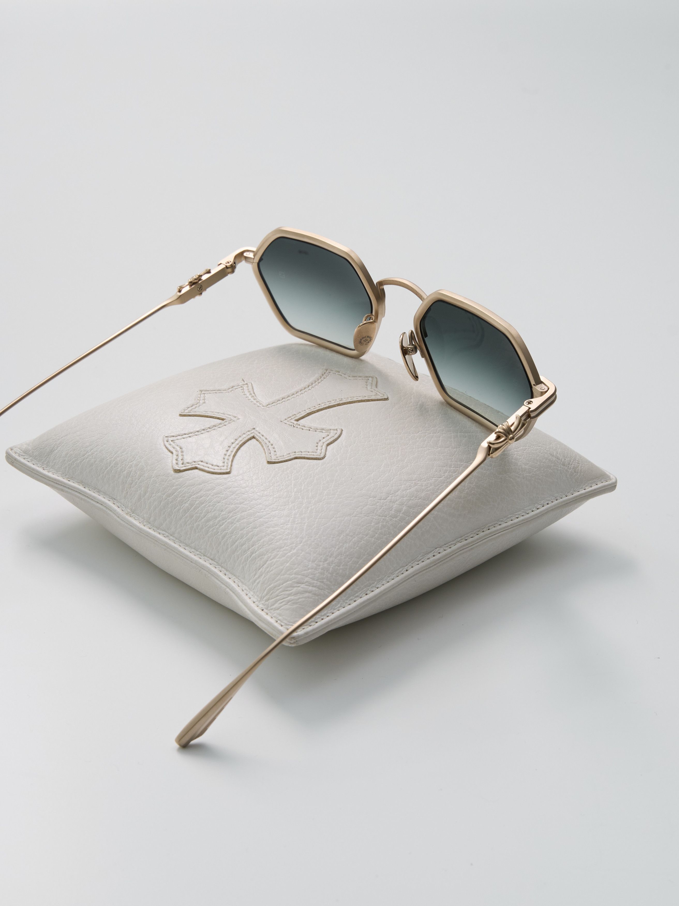 Chrome Hearts CHROME HEARTS DATASS MATTE GOLD PLATED Size ONE SIZE - 8 Thumbnail