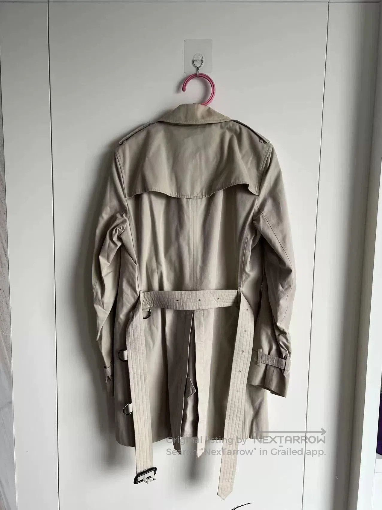 Burberry Burberry Double-Breasted Trench Coat in Beige. Size US S / EU 44-46 / 1 - 2 Thumbnail
