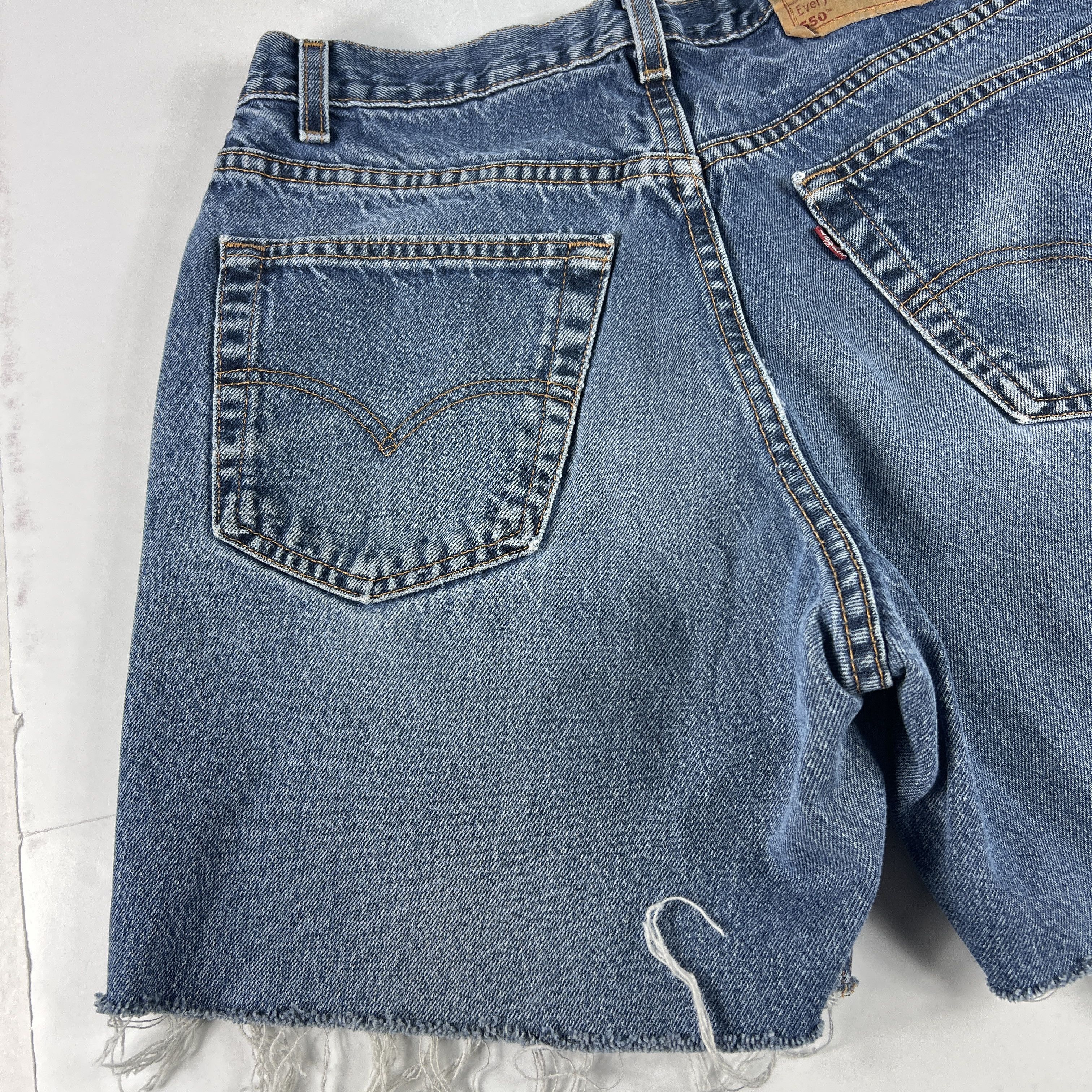 Levi's Y2K Levi's Jean Shorts 550 Faded Cut Off Raw Hem Denim Jorts Size US 33 - 7 Thumbnail