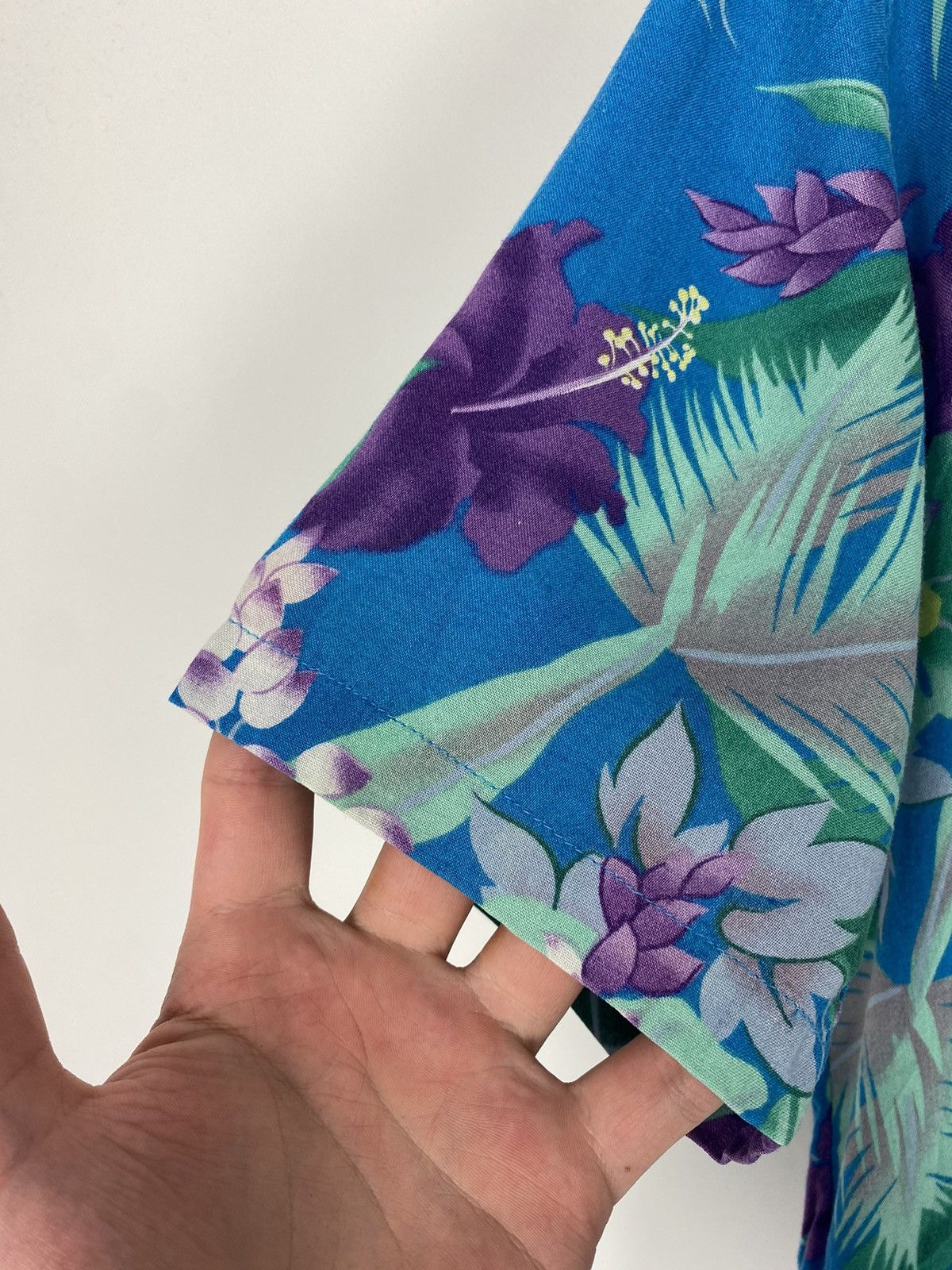 Paradise Found 1990’s Vintage Paradise Found Floral Rayon Hawaiian Shirt Size US S / EU 44-46 / 1 - 3 Thumbnail