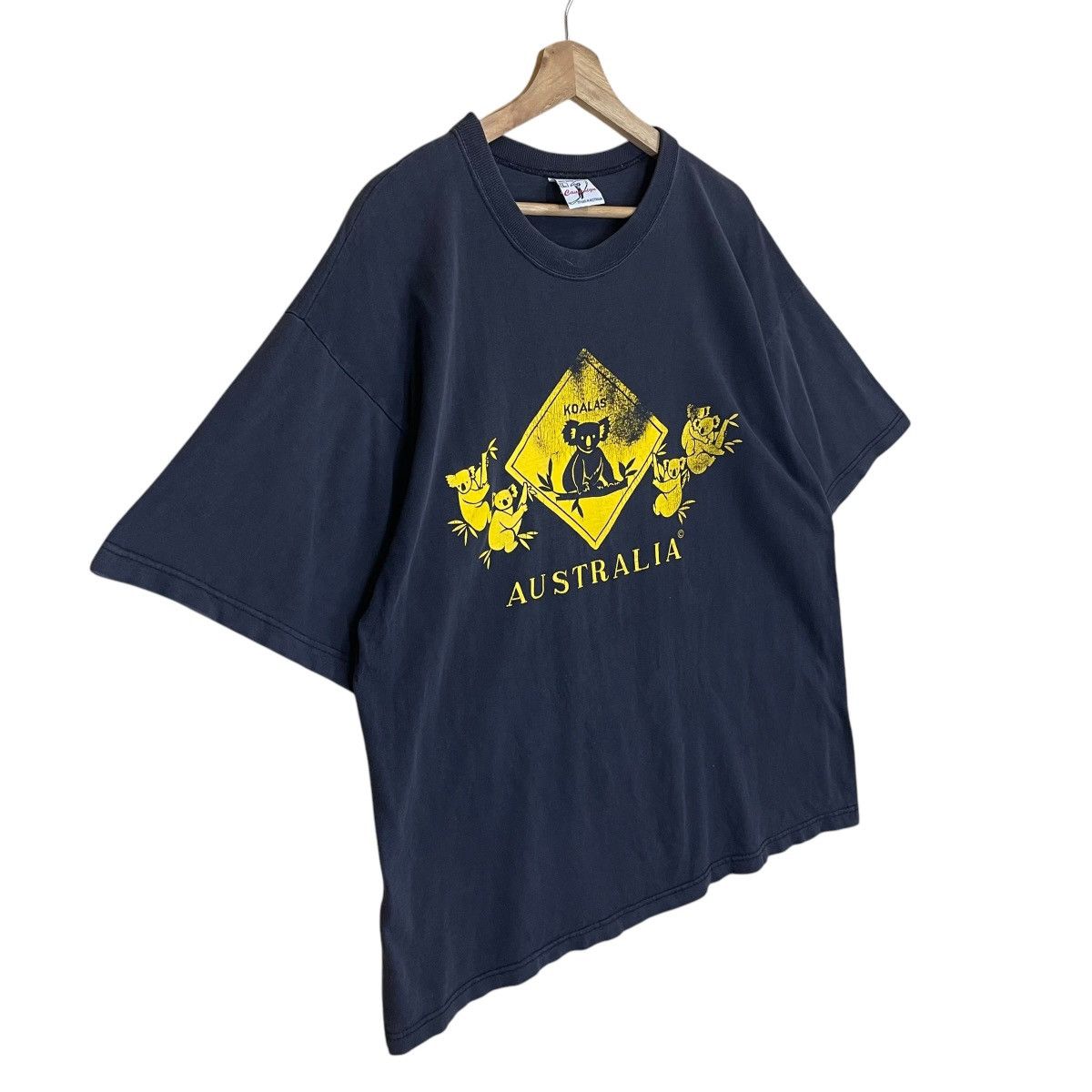 Vintage Vintage 90’s Koalas Australia Big Logo Shortsleeve Tee Size US L / EU 52-54 / 3 - 2 Thumbnail