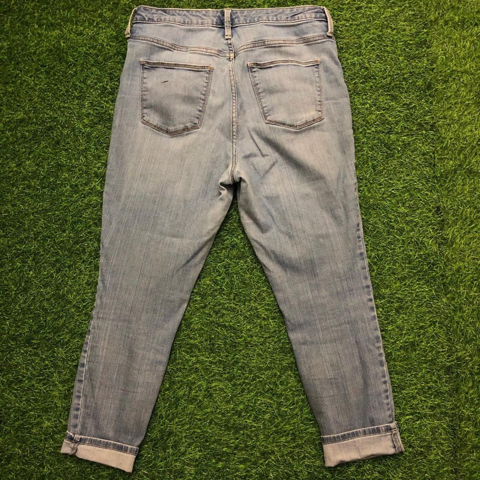 Other Women's Light Wash Universal Thread Cuffed Capri Denim Size 34" / US 12 / IT 48 - 3 Thumbnail
