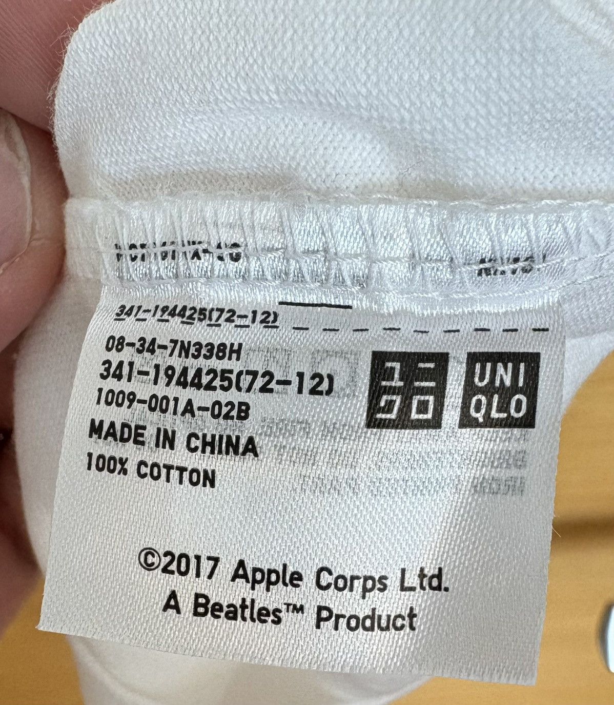 Uniqlo Beatles White Album Tshirt Size US XL / EU 56 / 4 - 6 Thumbnail