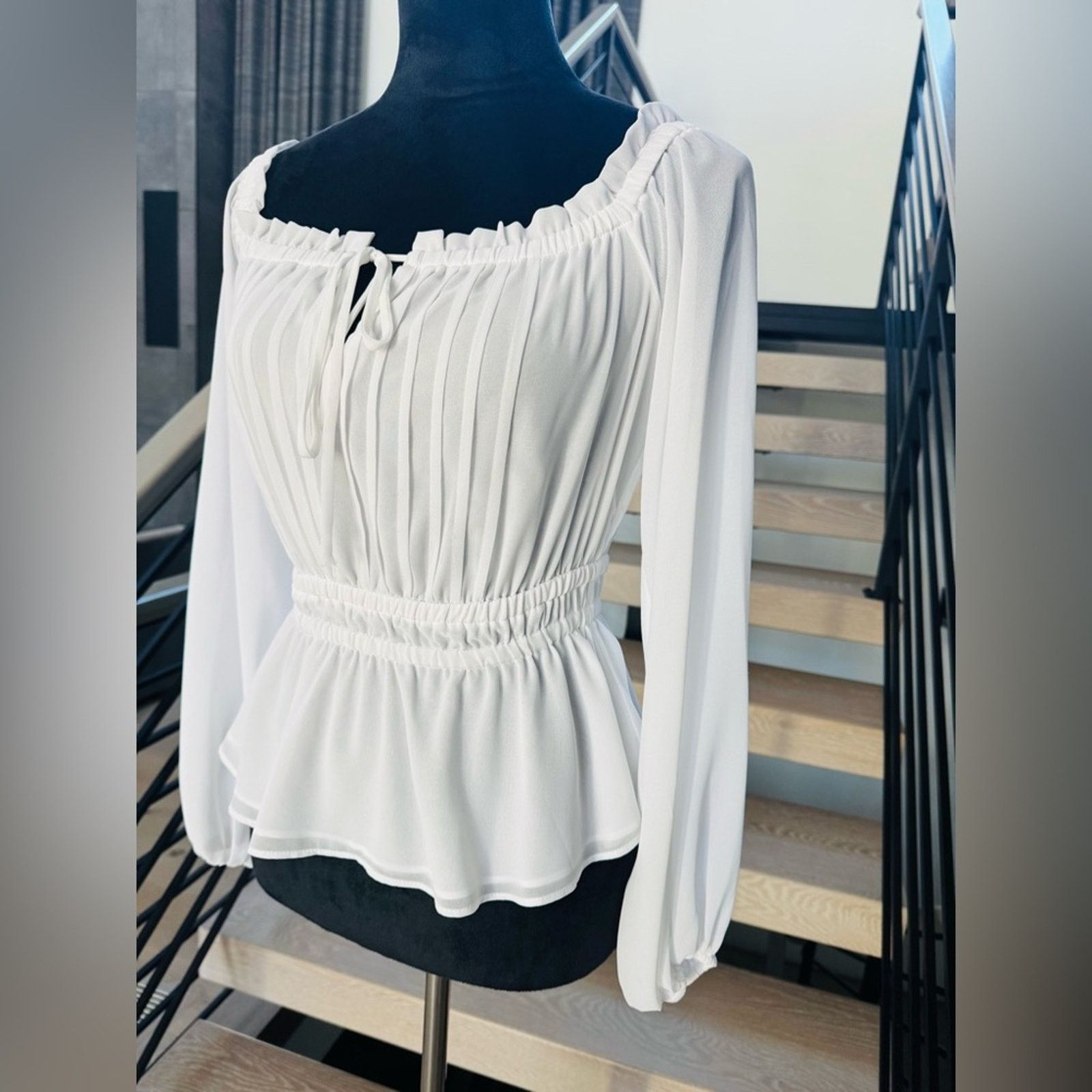 Guess New Guess Elegant White Off-Shoulder Blouse size S Size S / US 4 / IT 40 - 4 Thumbnail