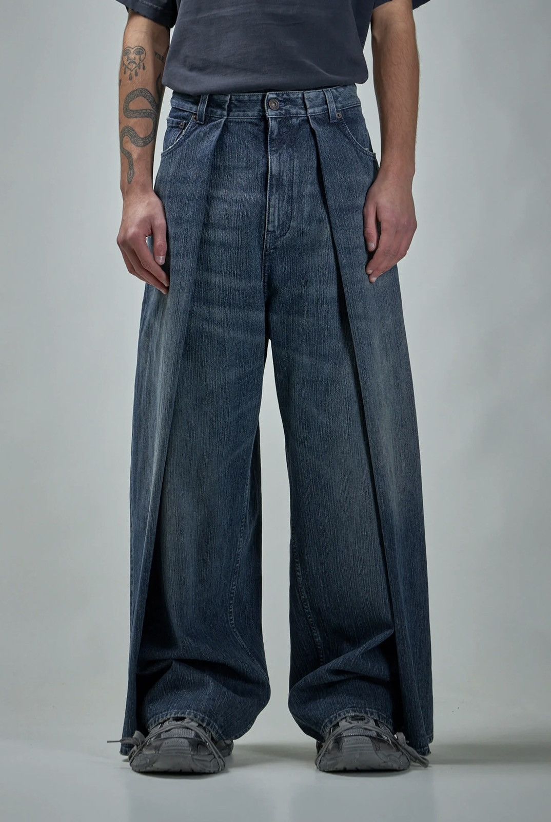 Balenciaga Balenciaga Double Side Pants Size US 32 / EU 48 - 1 Thumbnail