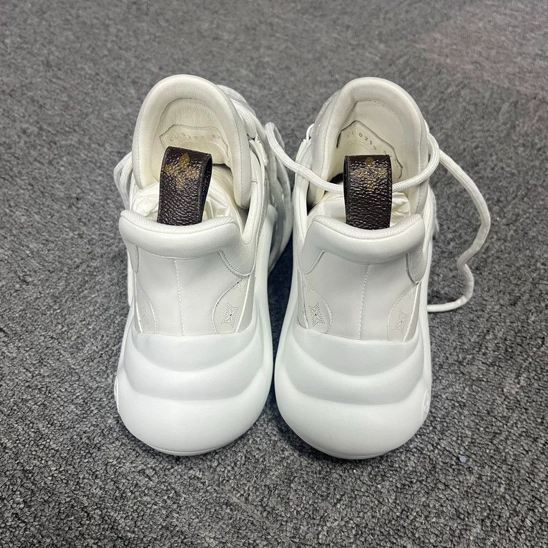 Louis Vuitton Louis Vuitton White Comfortable Simple Low-Top Lifestyle C Size US 7 / IT 37 - 3 Thumbnail