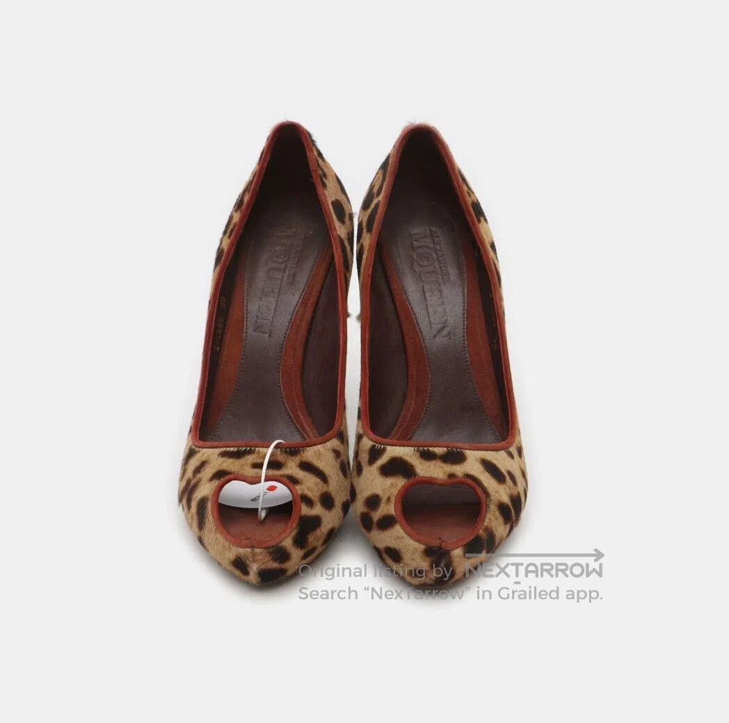 Alexander McQueen Alexander McQueen Women's Horsehair High Heels. Size US 7 / IT 37 - 2 Thumbnail