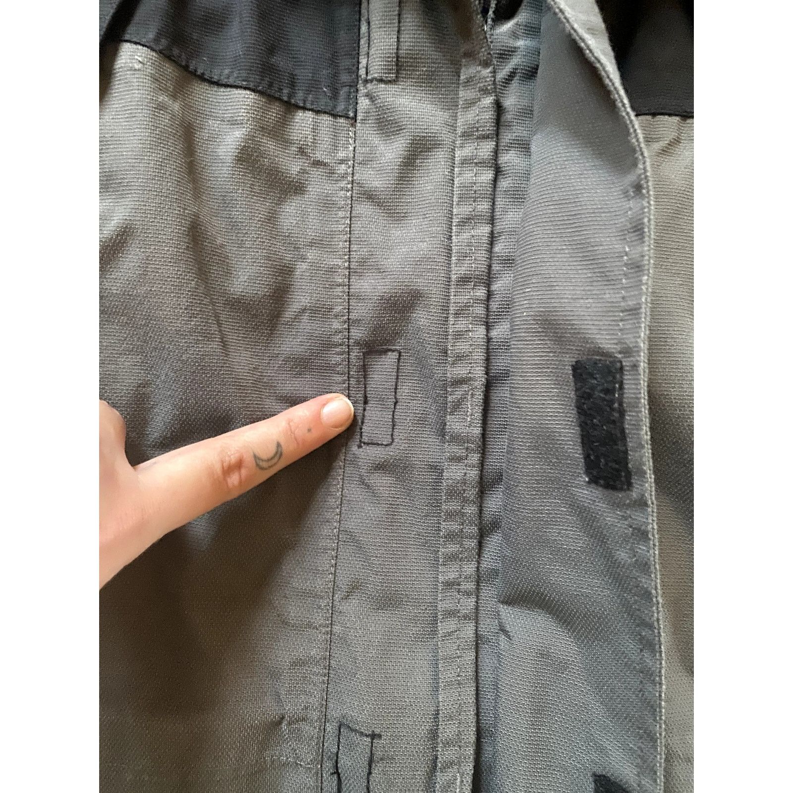 Mountain Hardwear Mountain Hardwear Rain Jacket Grey and Black Size US S / EU 44-46 / 1 - 3 Thumbnail