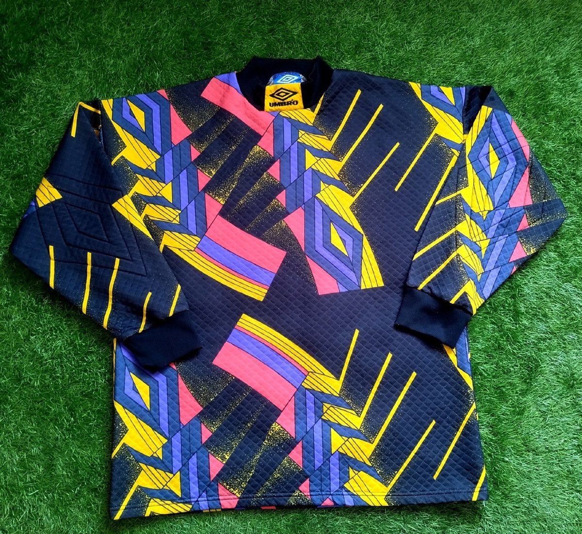 Umbro Umbro 1990's vintage goalkeeper shirt jersey template Size US L / EU 52-54 / 3 - 1 Thumbnail