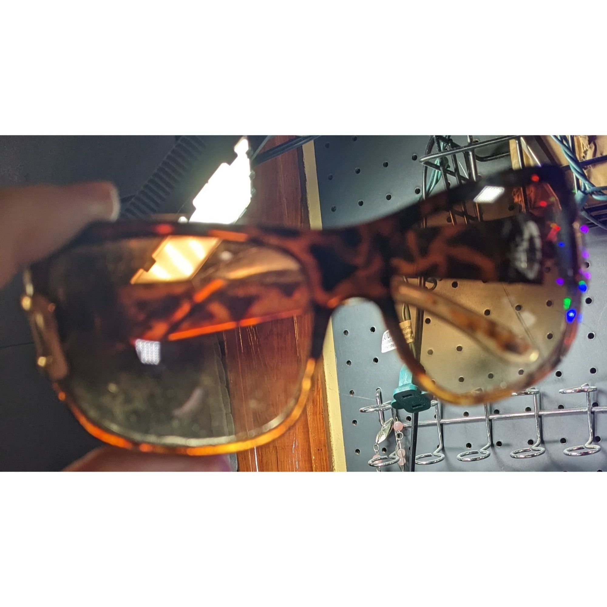 Steve Madden Steve Madden Preppy Retro Tortoise Sunglasses Size ONE SIZE - 5 Thumbnail