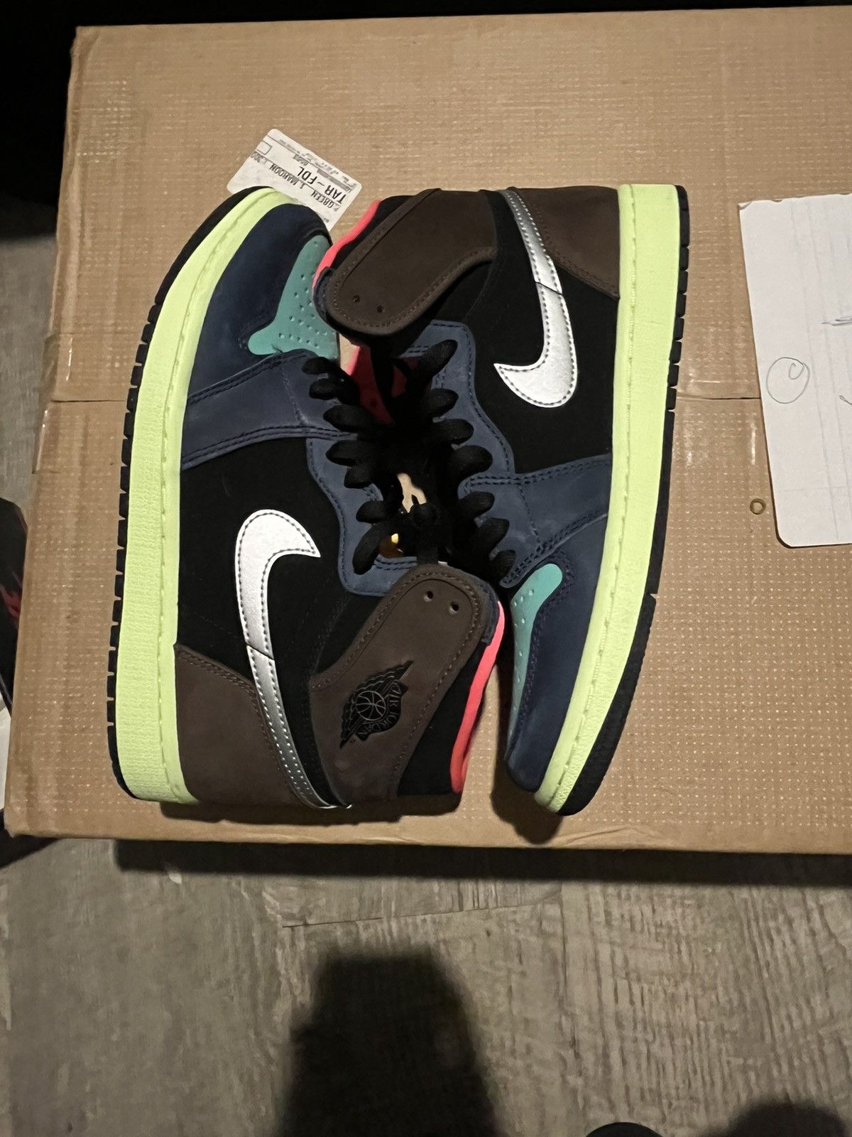 Jordan Brand × Nike Jordan 1s Size US 8.5 / EU 41-42 - 1 Thumbnail